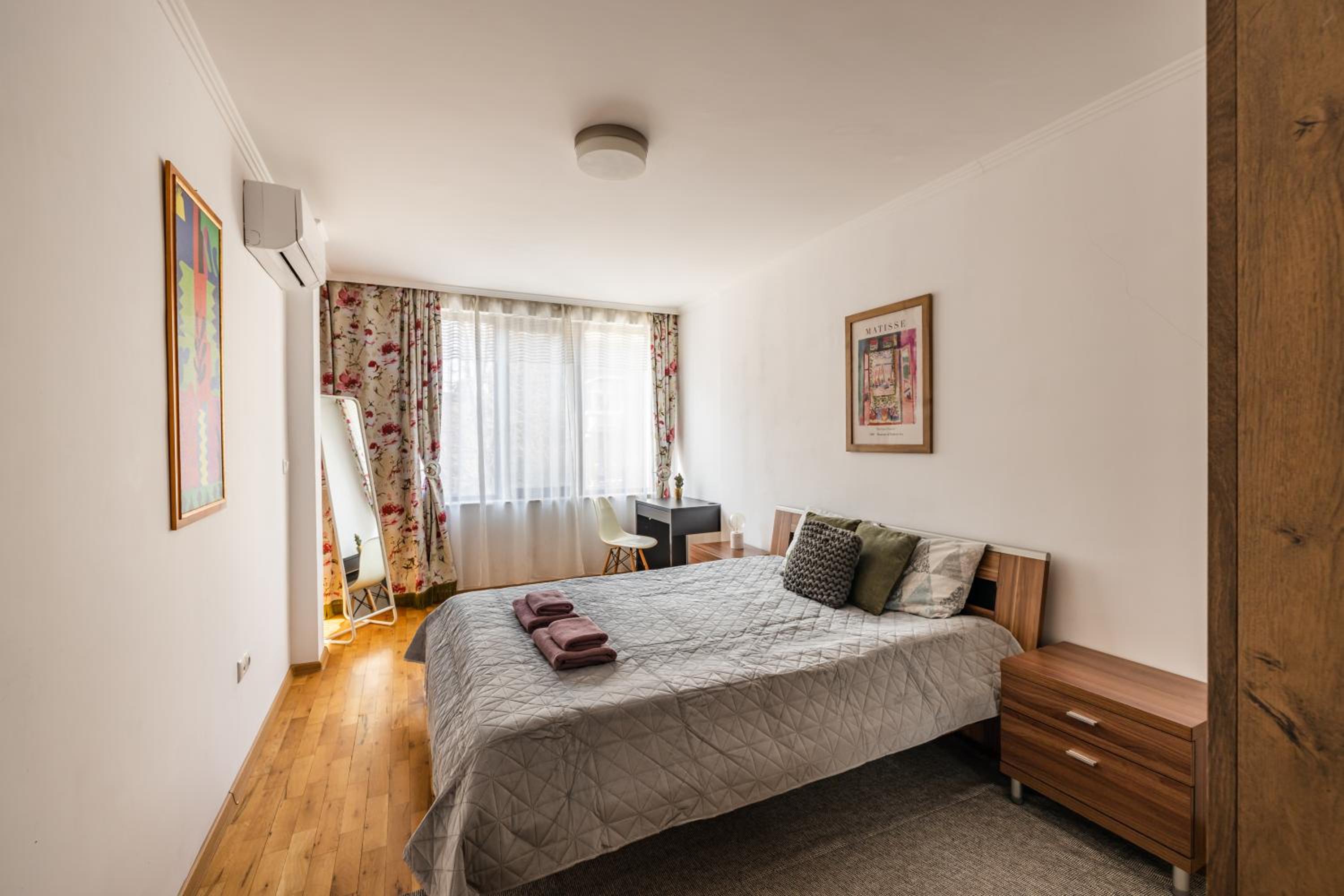 Matisse Hotflat
