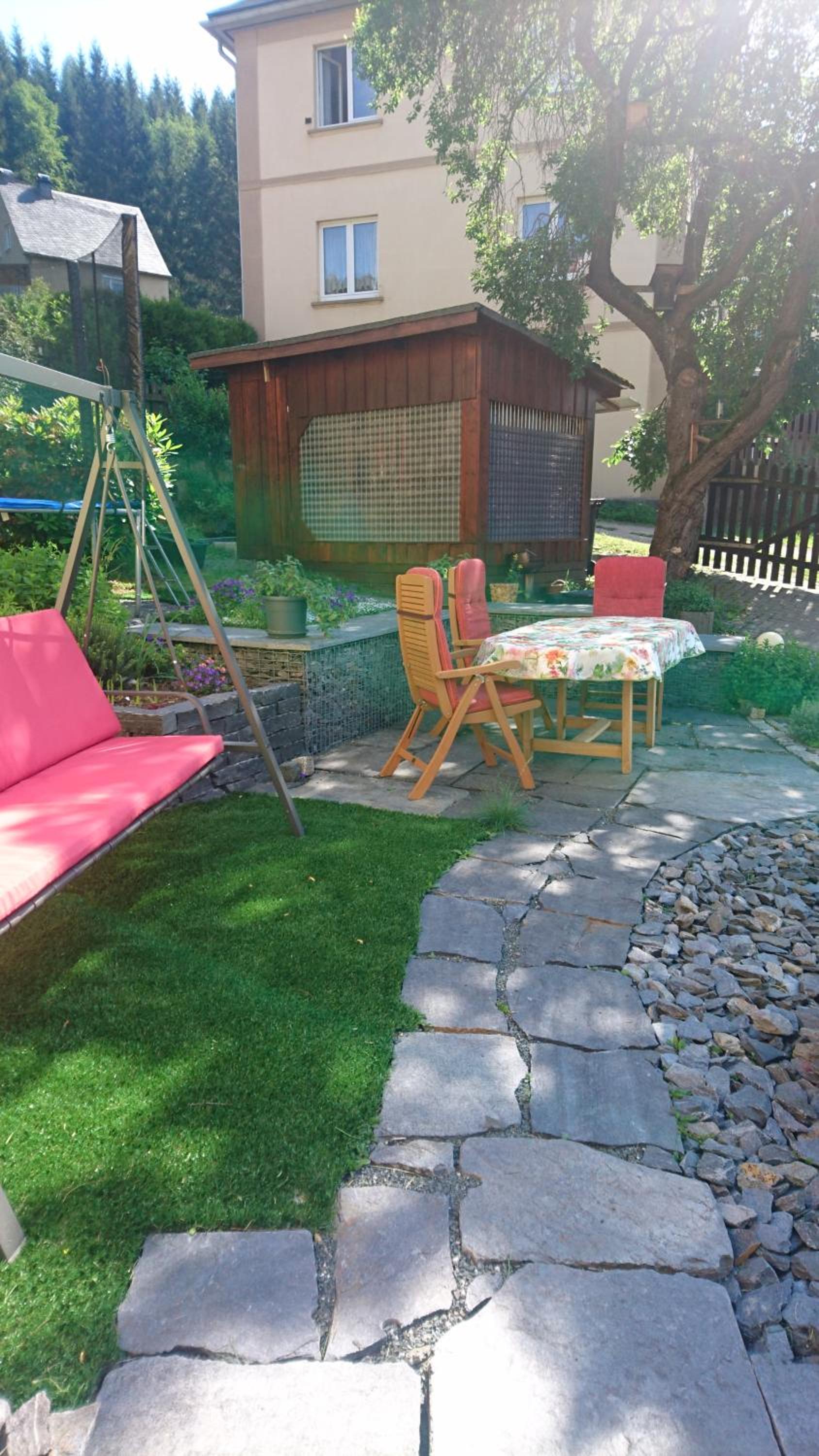 Ferienwohnung mit Garten und Spielplatz