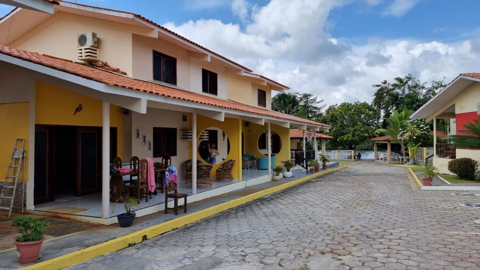 CASA DUPLEX em CONDOMÍNIO à beira do RIO PREGUIÇAS