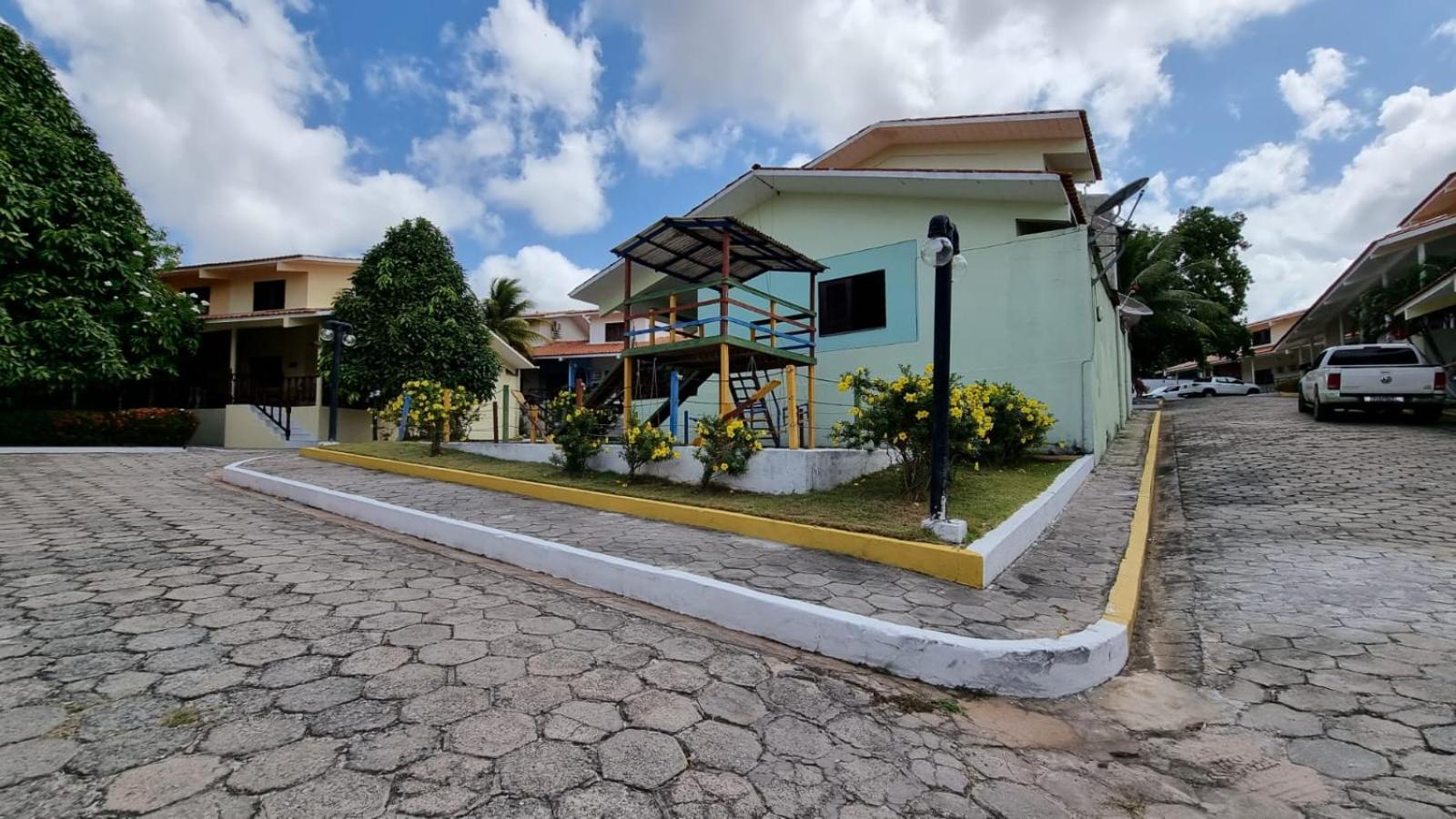 CASA DUPLEX em CONDOMÍNIO à beira do RIO PREGUIÇAS
