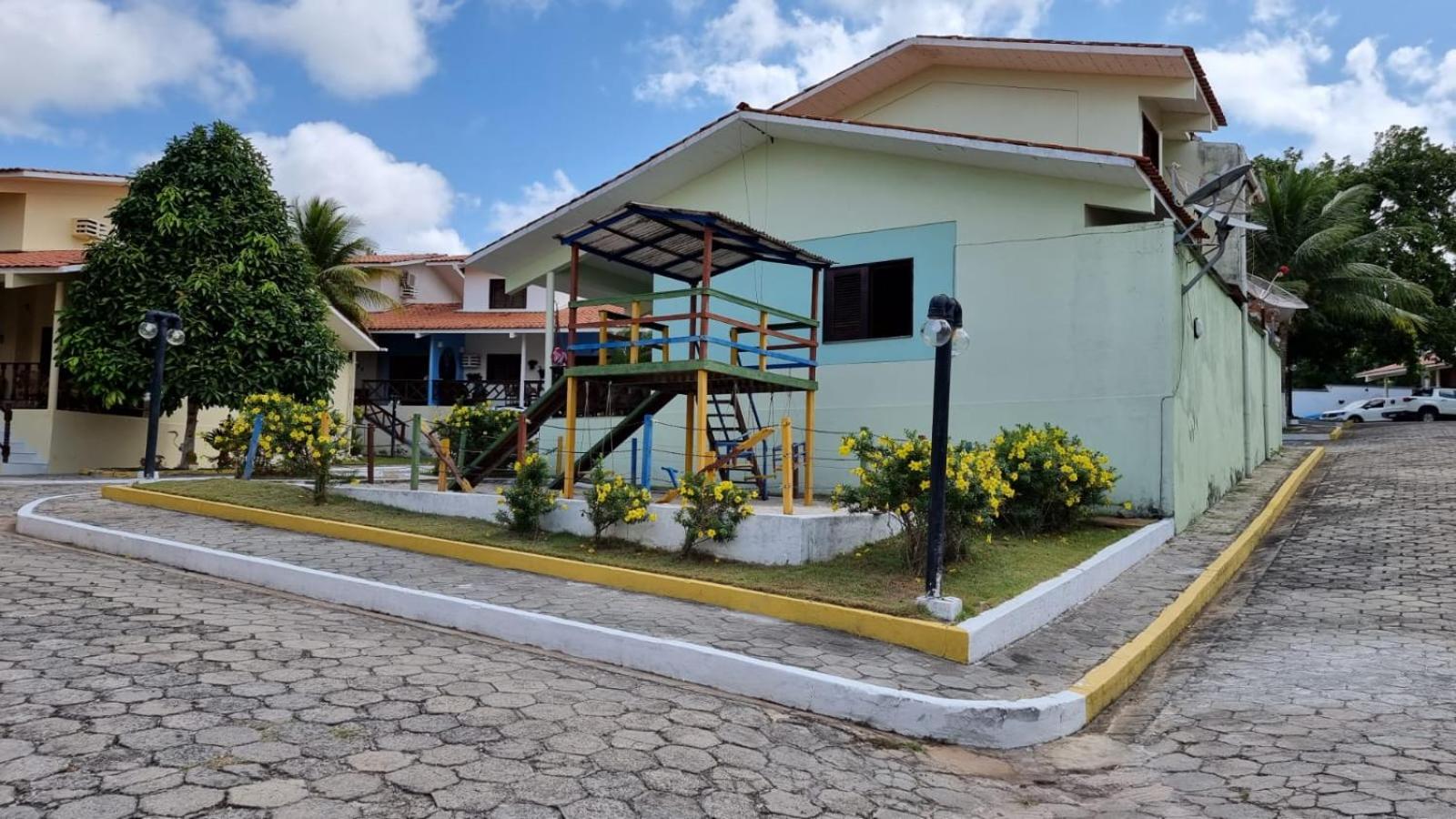 CASA DUPLEX em CONDOMÍNIO à beira do RIO PREGUIÇAS