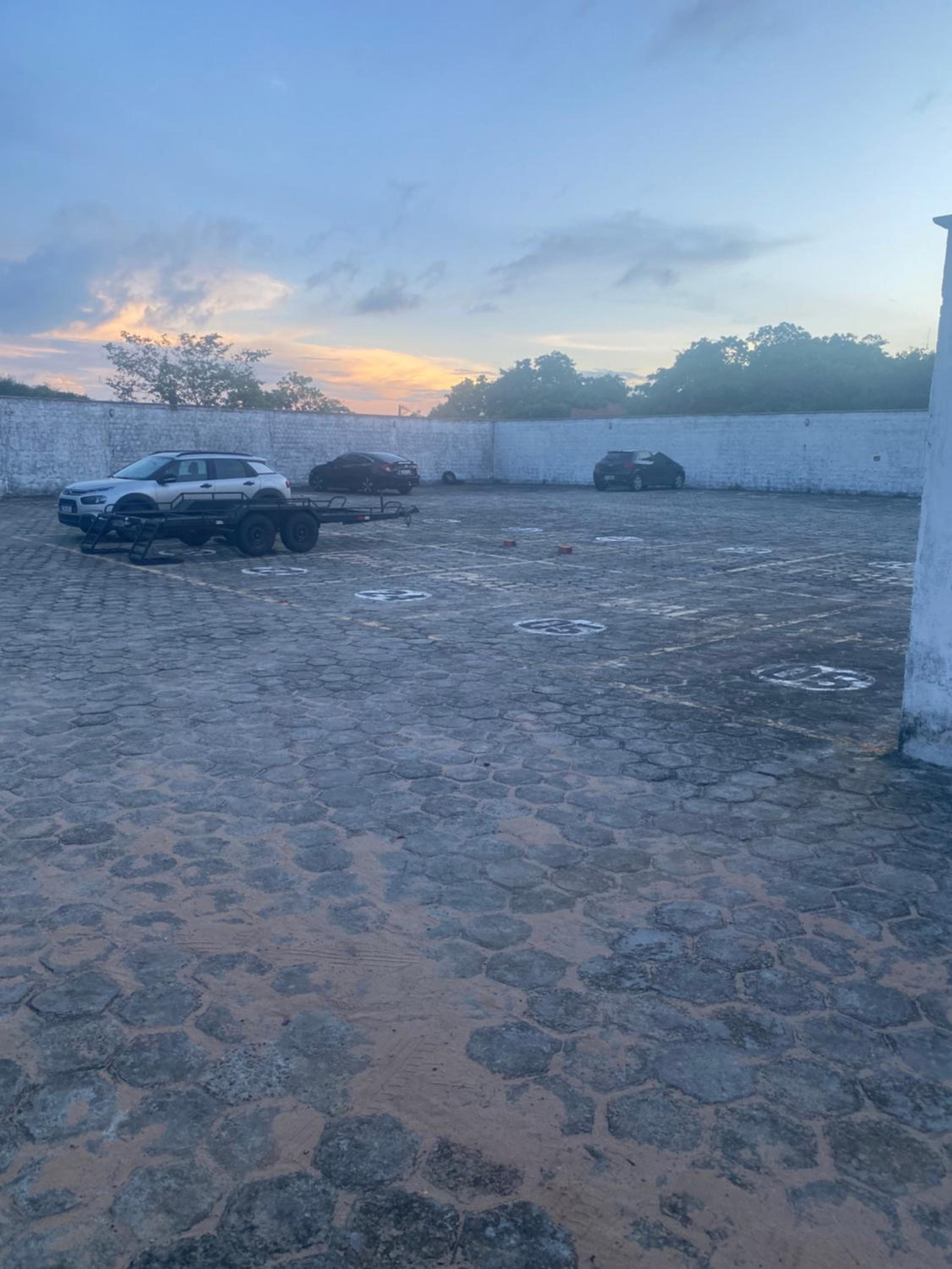 CASA DUPLEX em CONDOMÍNIO à beira do RIO PREGUIÇAS