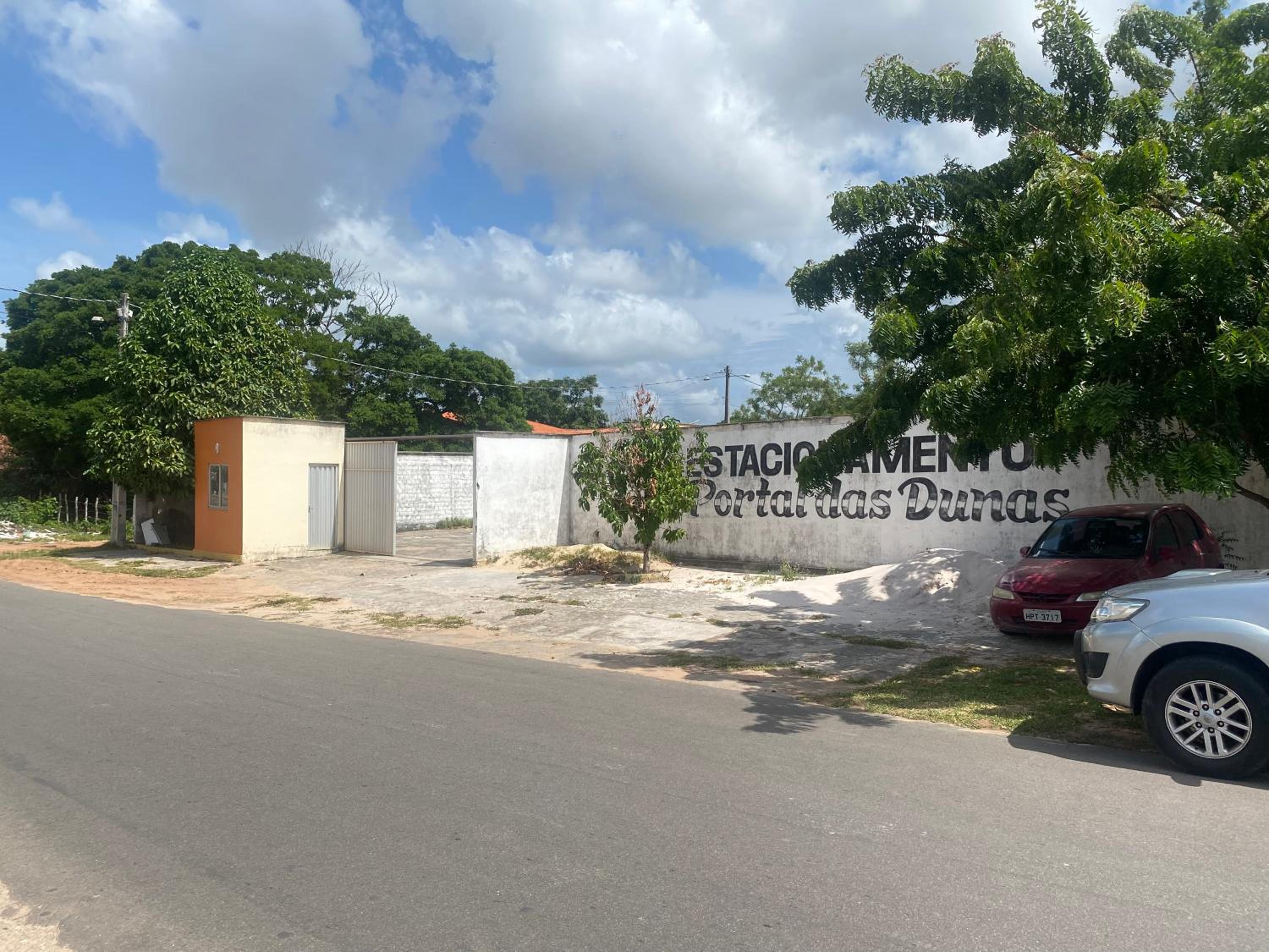 CASA DUPLEX em CONDOMÍNIO à beira do RIO PREGUIÇAS