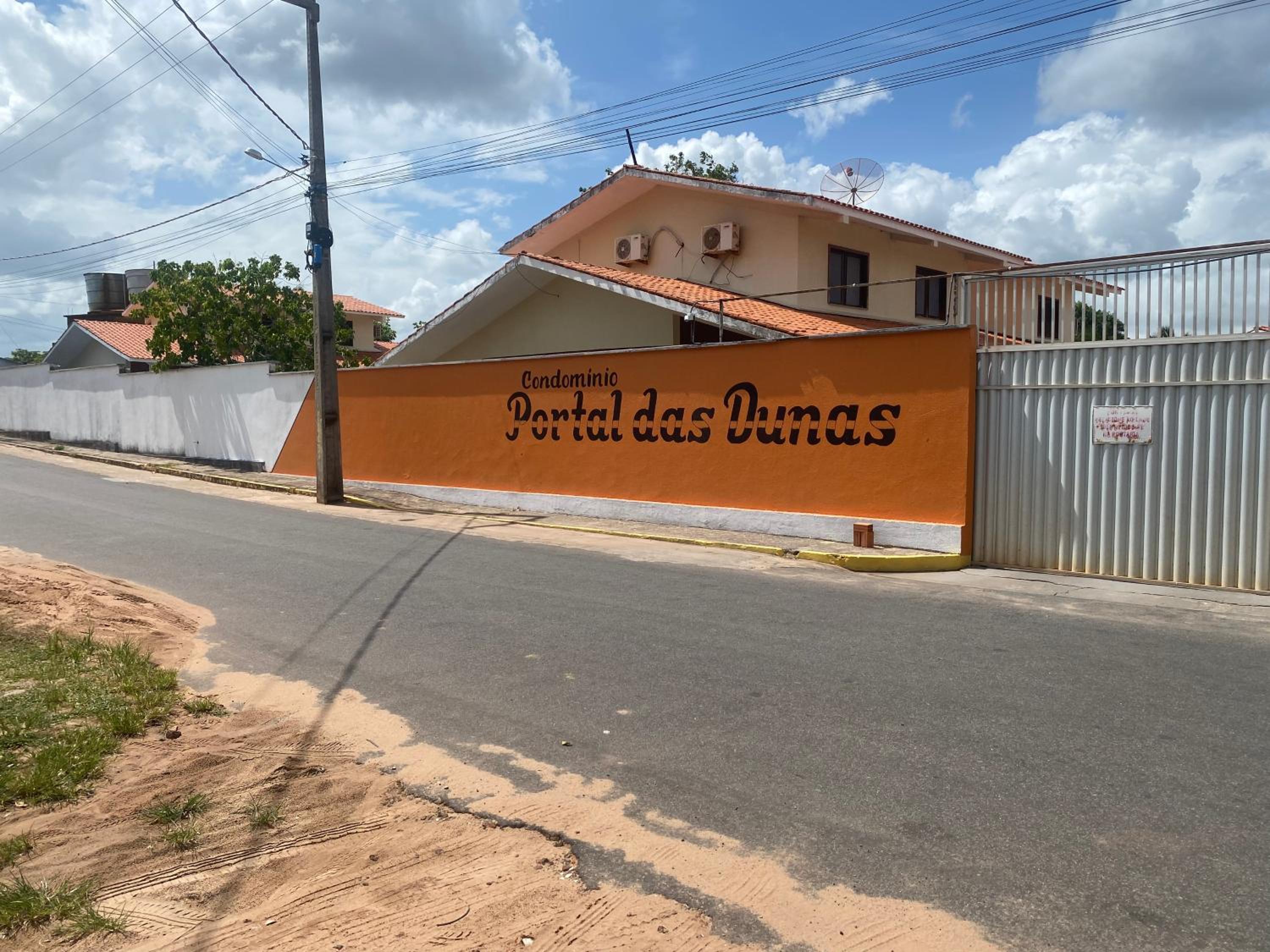 CASA DUPLEX em CONDOMÍNIO à beira do RIO PREGUIÇAS