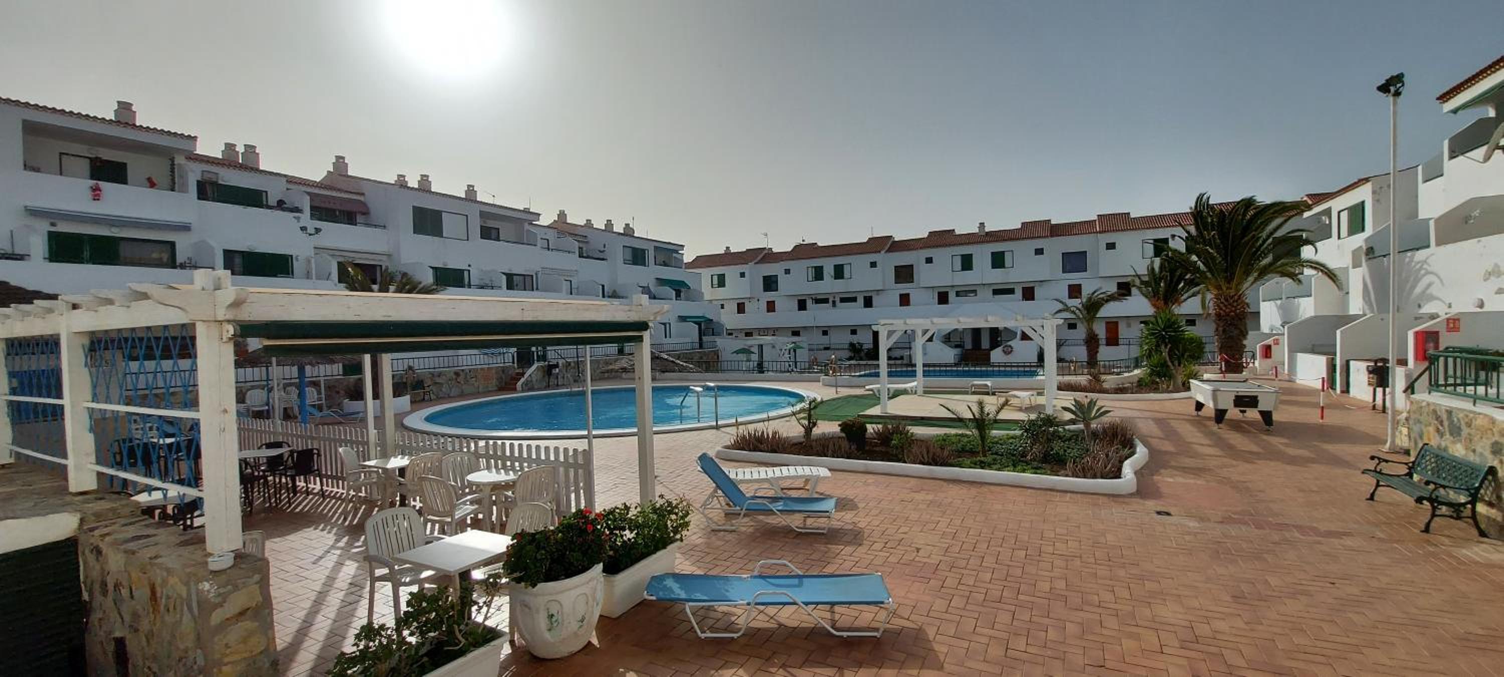 Alondras Park - Sleeps 2 - Parking - Pool photo 5