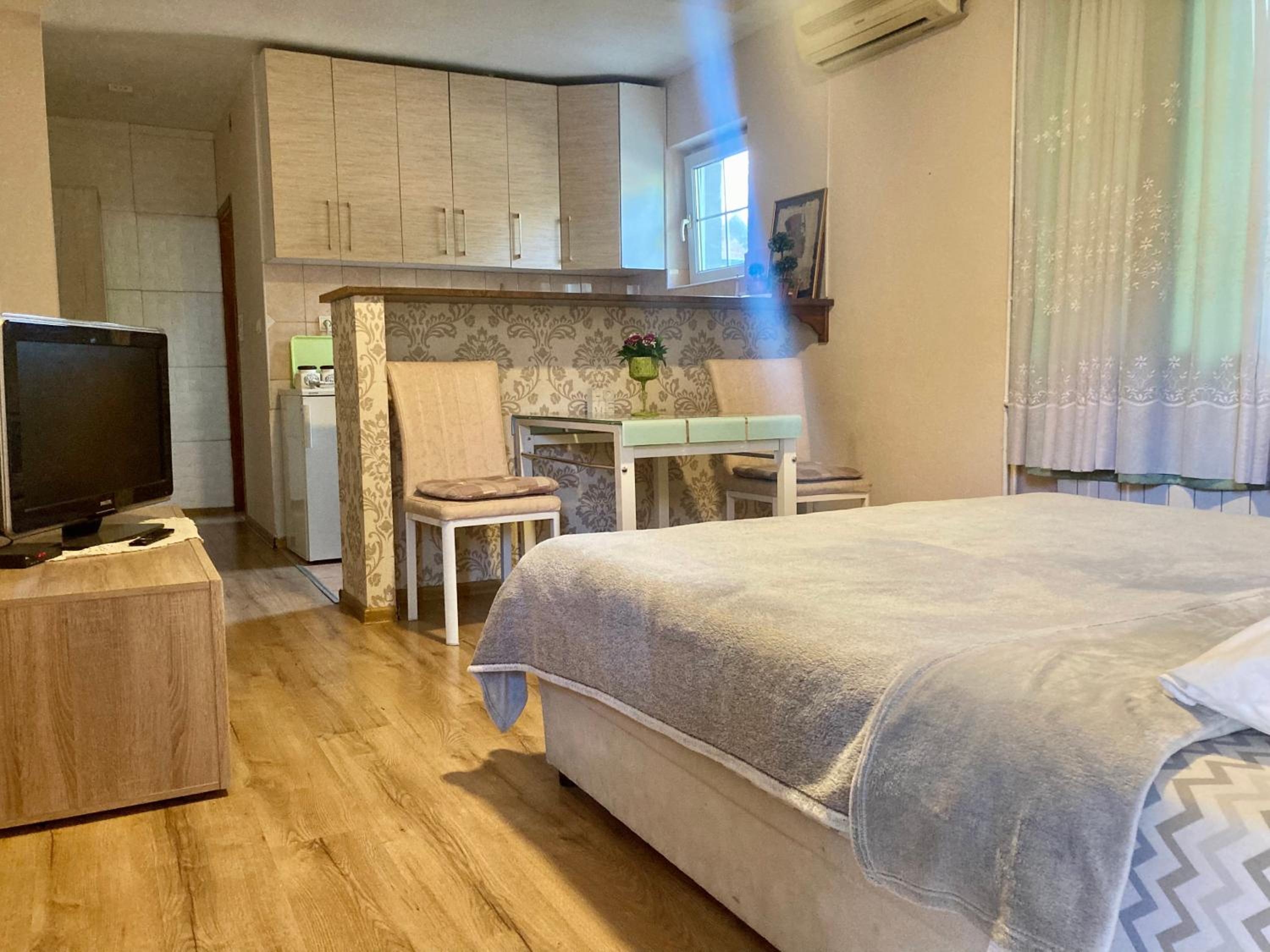 Apartment Milos