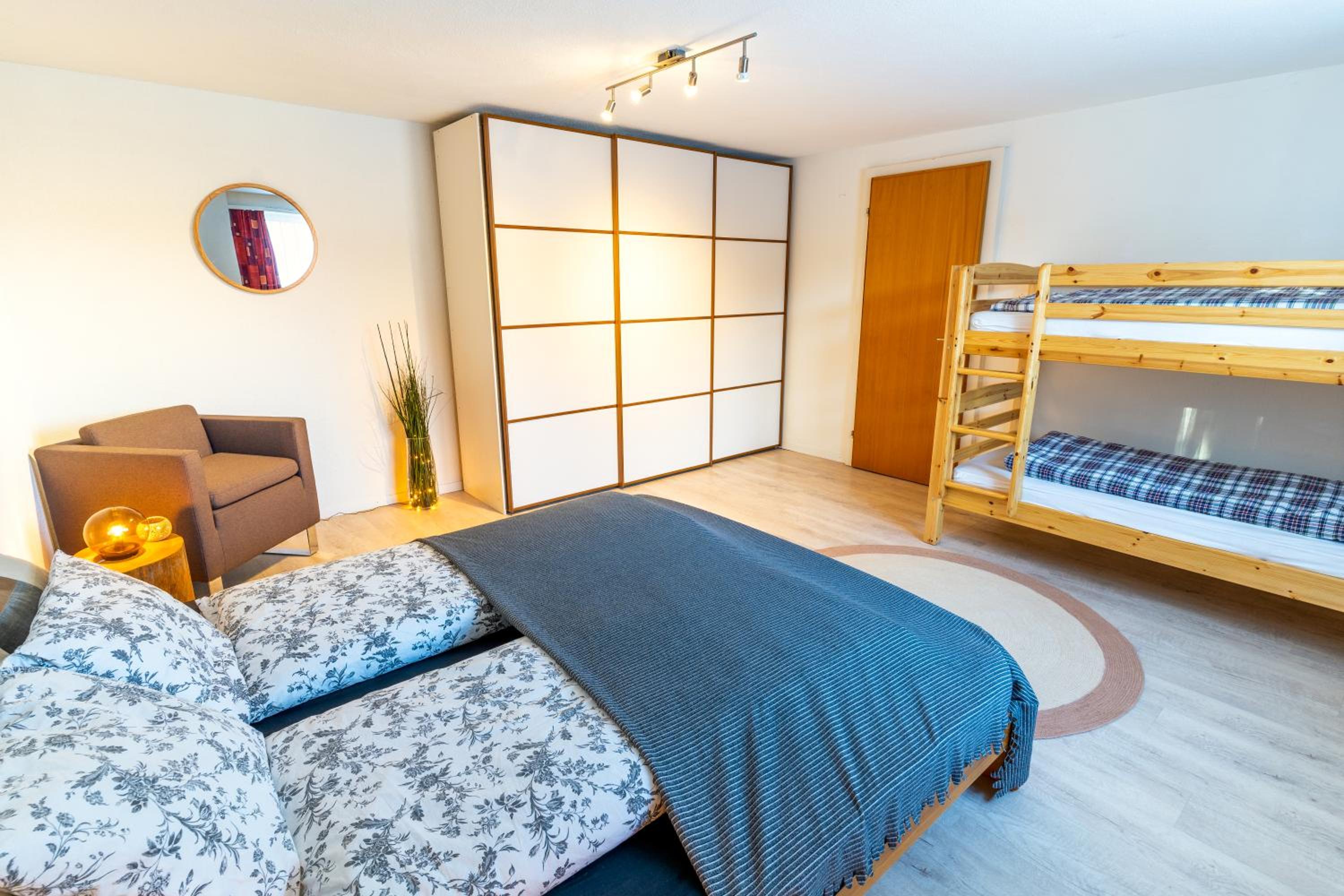 Charmantes Apartment mit grossem Garten .Kids4free. view 3