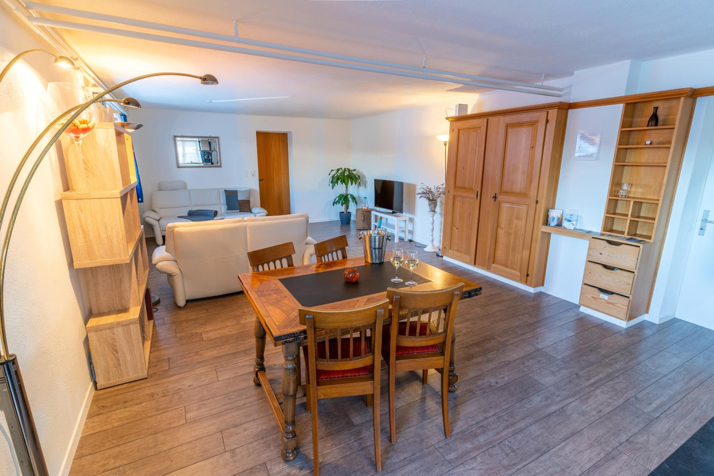 Charmantes Apartment mit grossem Garten .Kids4free. view 5
