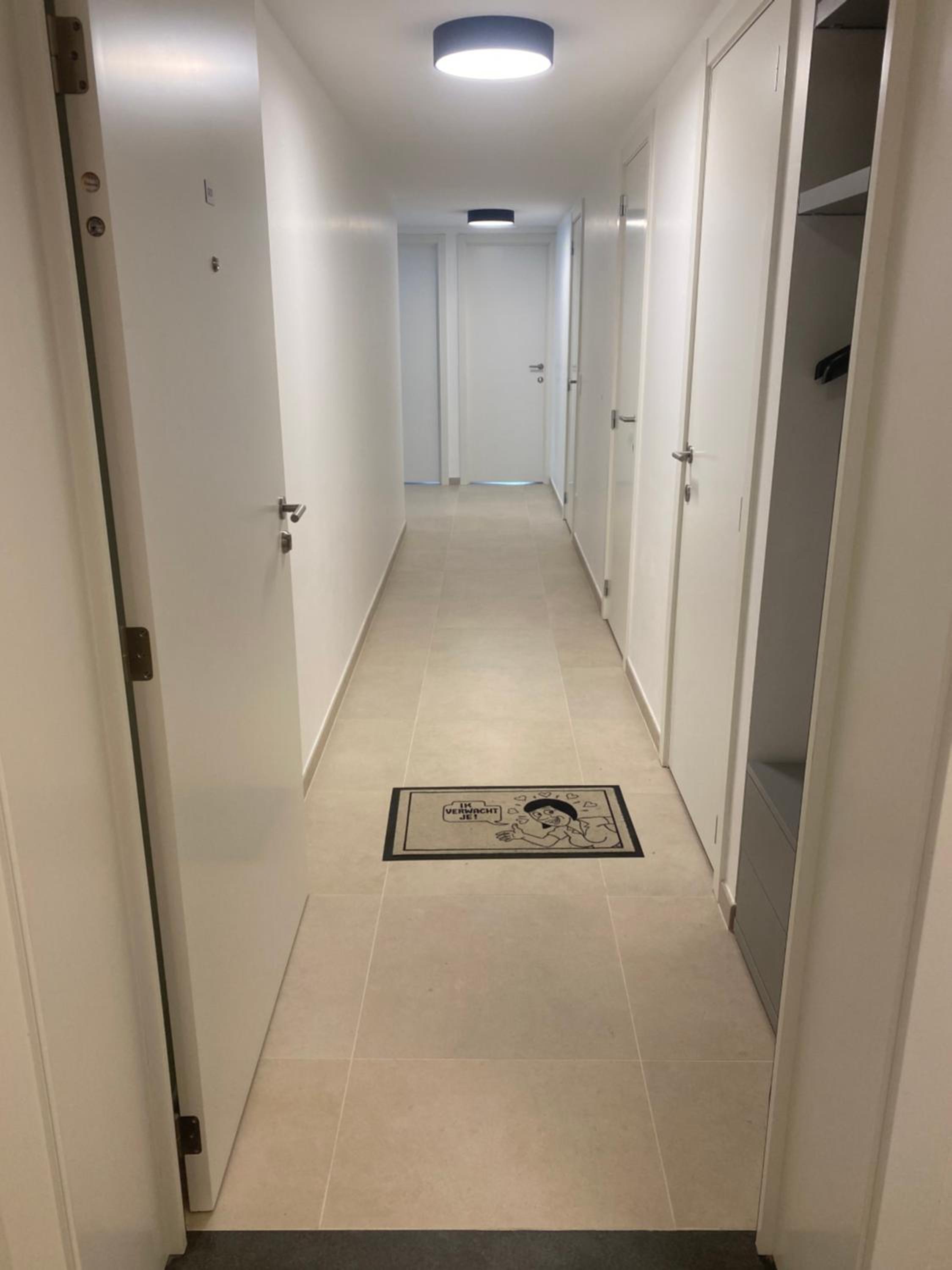Lichtrijk 2-slaapkamerappartement met zeezicht en gratis parking view 4