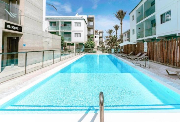 Elegant apartment next to the sea! view 2