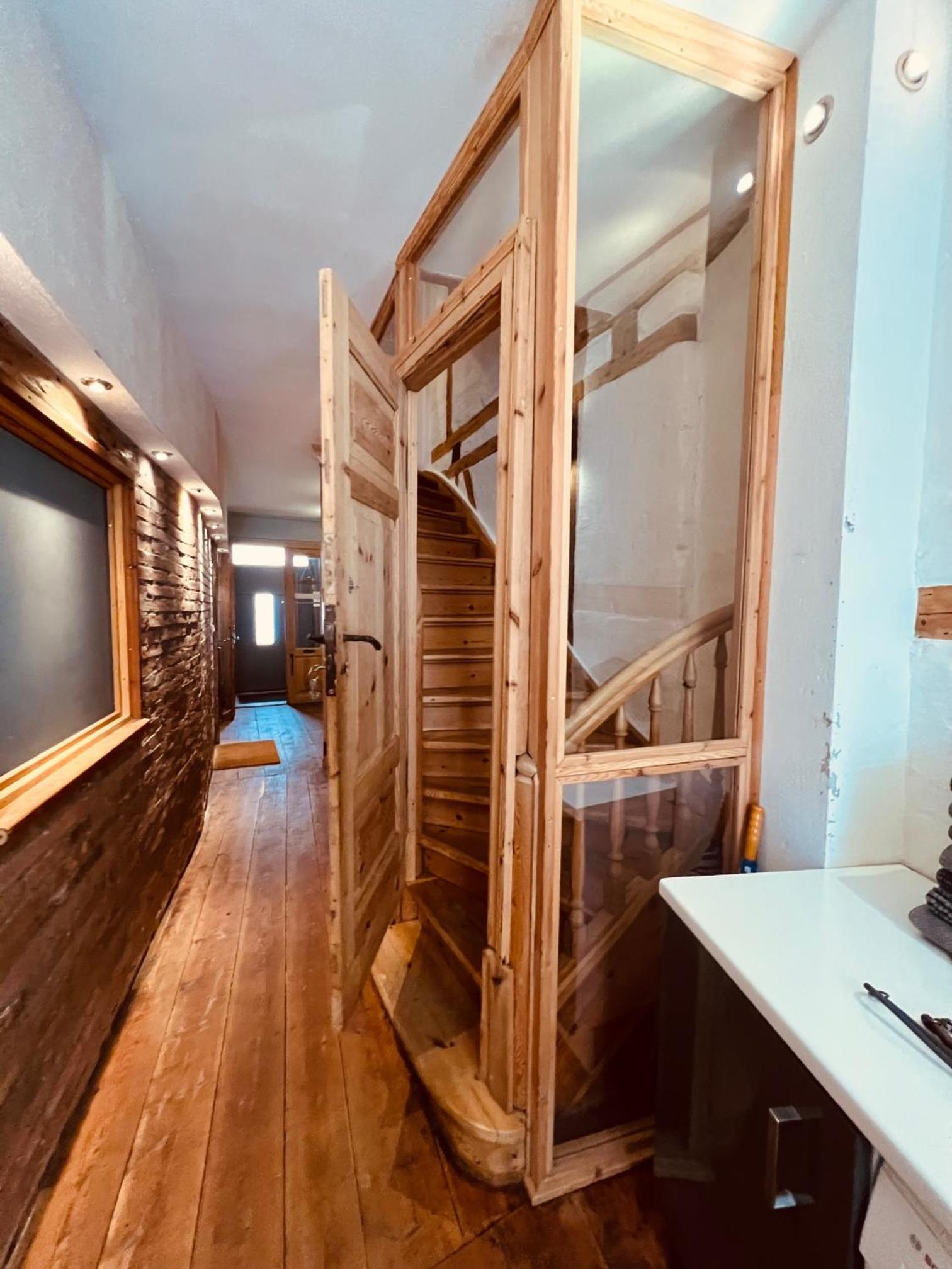 Photo 51