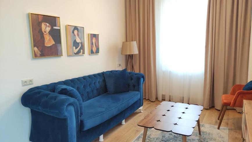 Apartment 76 view 5