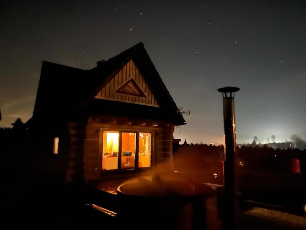 Bystry domek w Beskidach przy szlaku na Babią Górę view 5