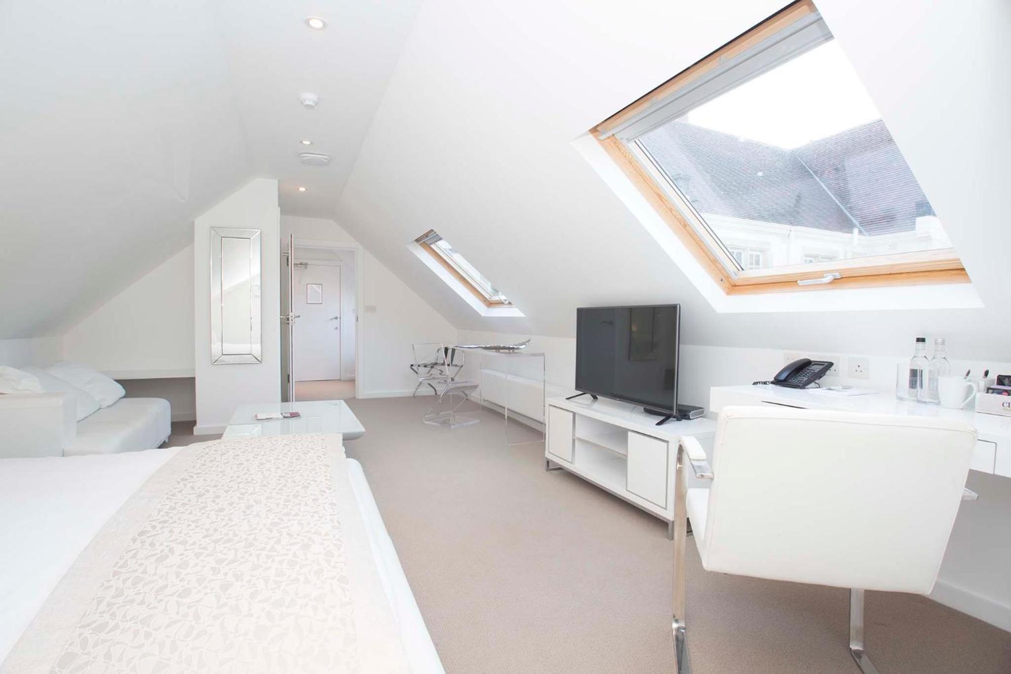 Holm House - Stylish Coastal Suites - HEDD Spa - Silures Bar & Restaurant, photo 40
