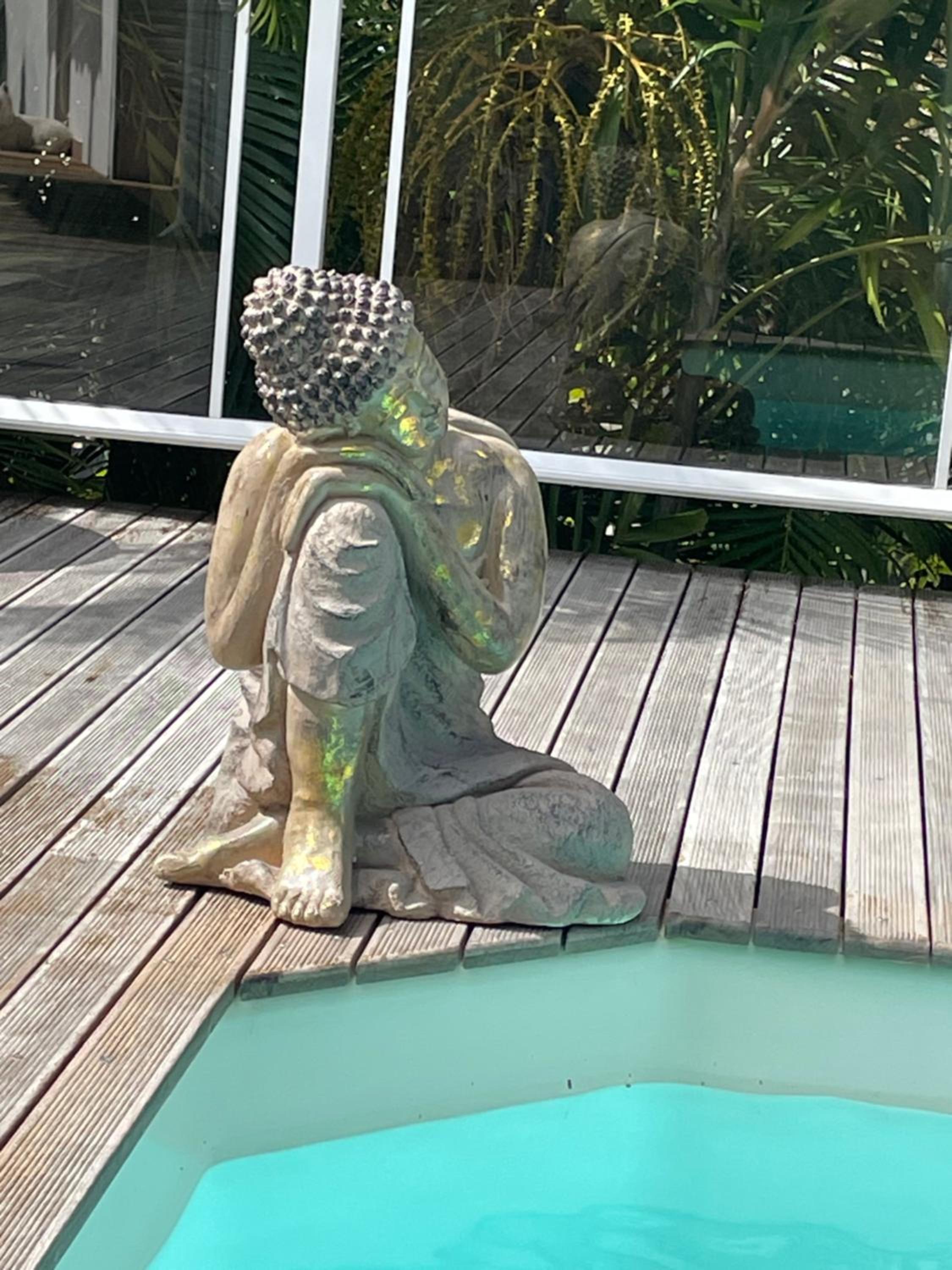 VILLA STE MARTHE avec piscine, grande terrasse, jardin intime et citerne d'eau