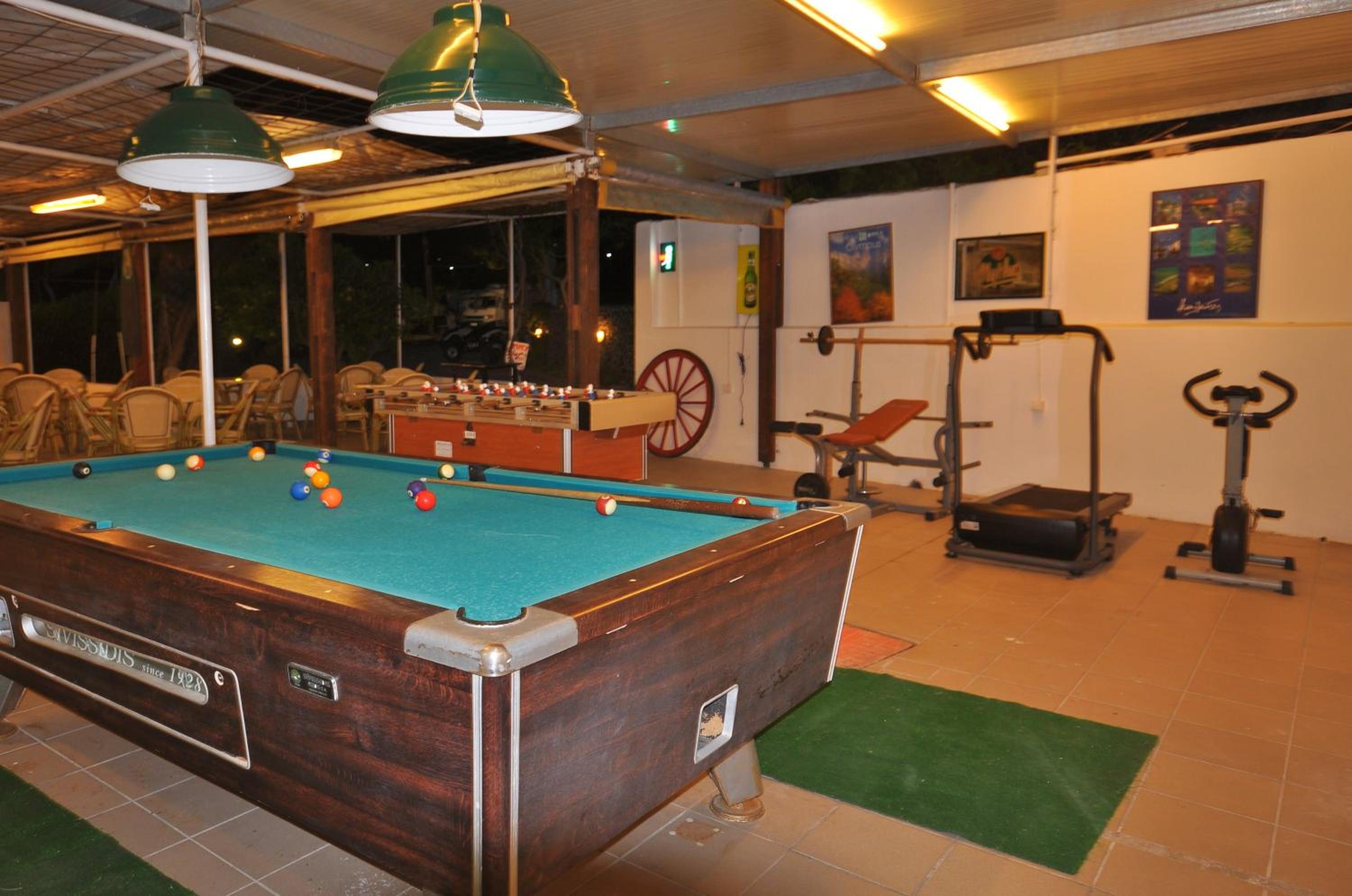 Santorini Camping & Hostel