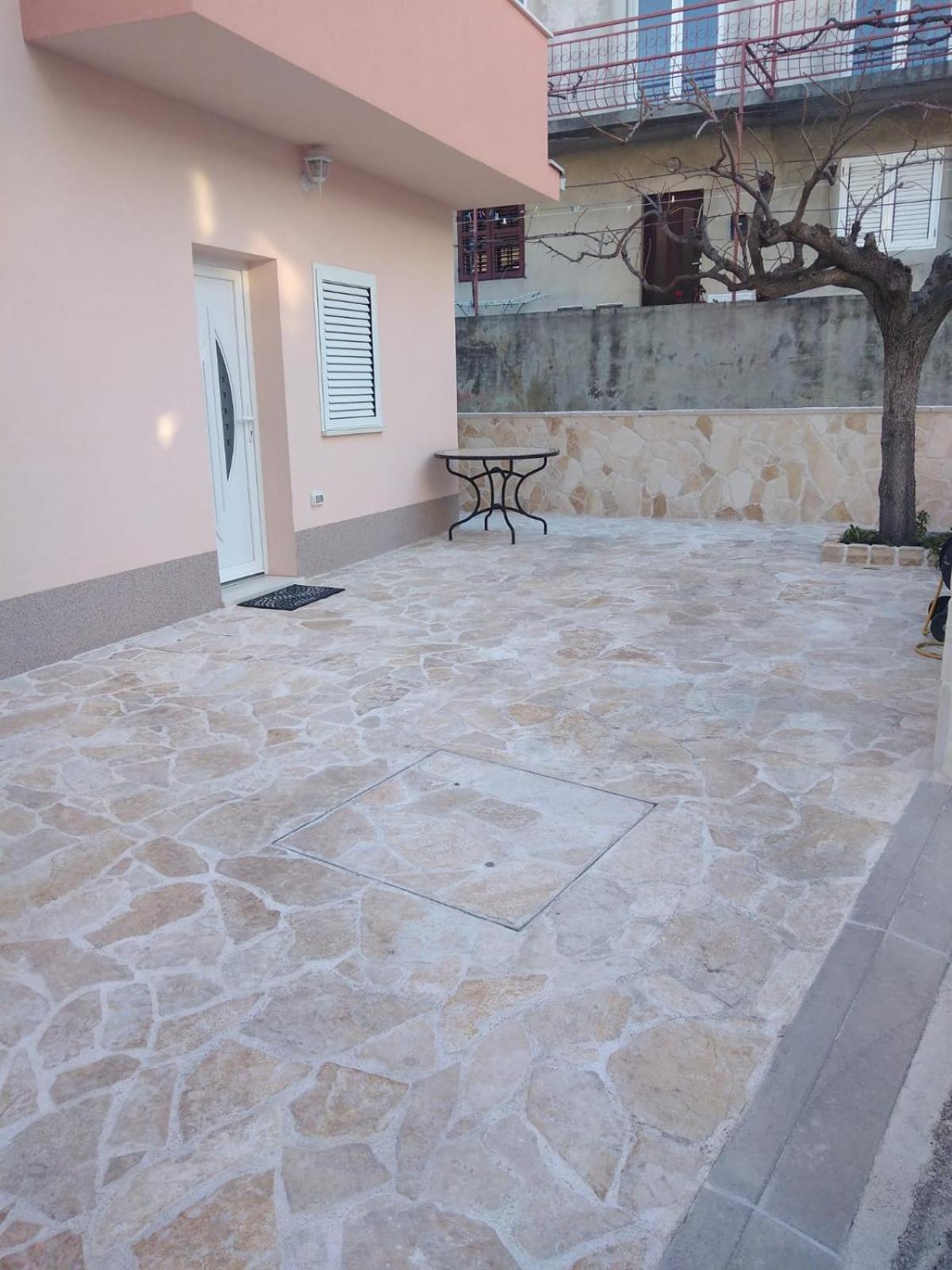 Apartman Roza view 2