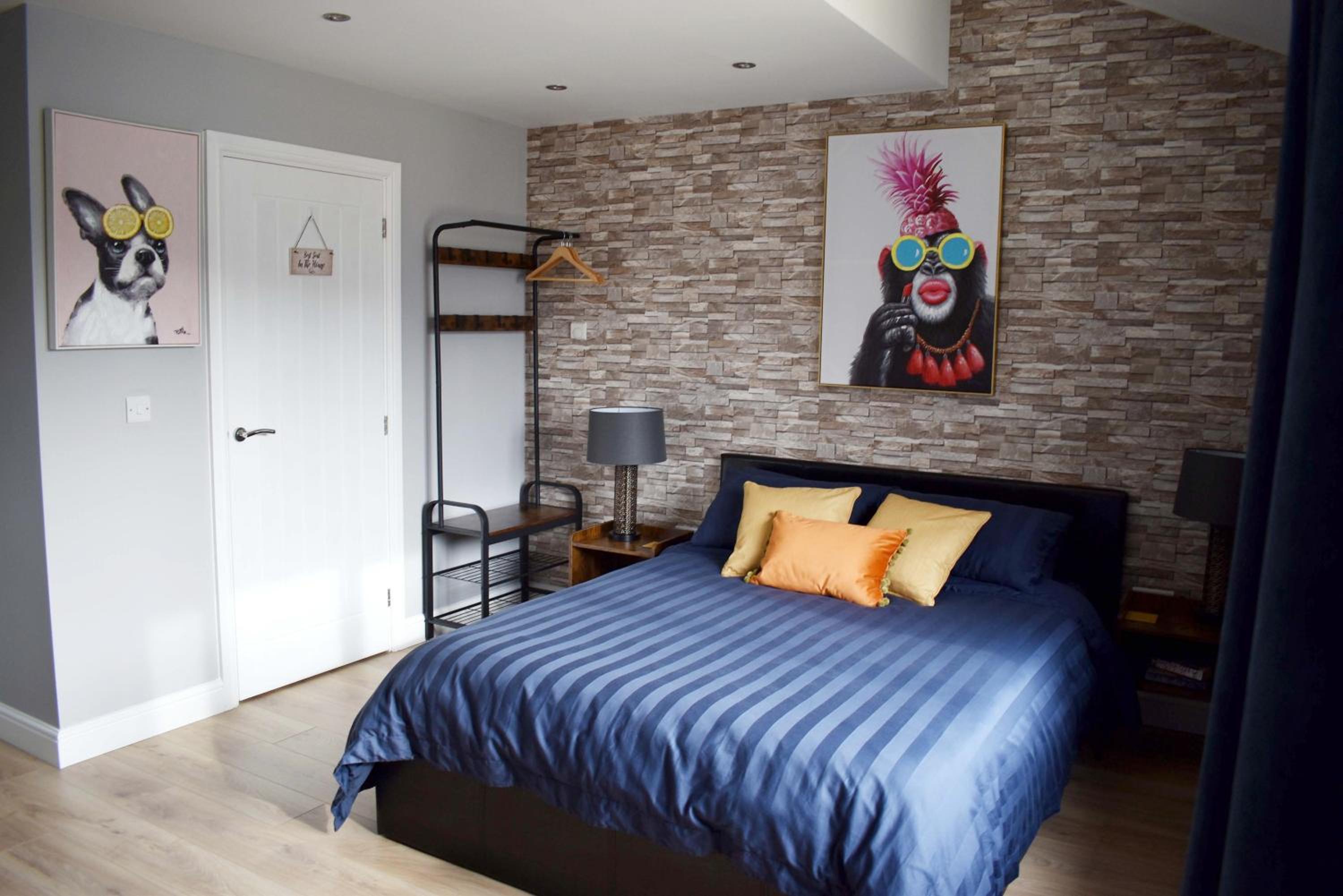 Modern Luxury 1 bed apartment with parking near Stansted Airport view 5
