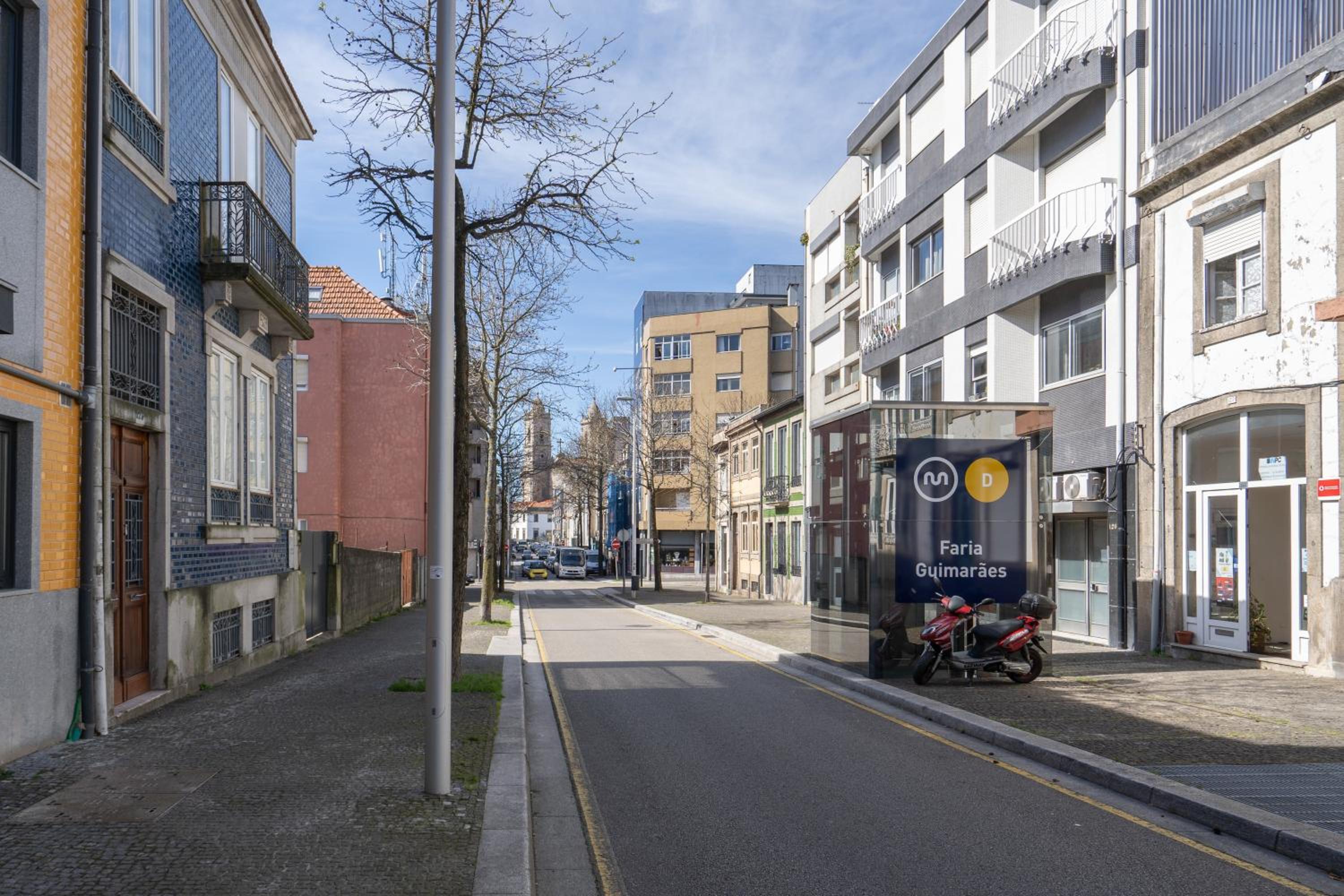 Host Wise - Bright & Contemporary Flat - Ace Location view 3