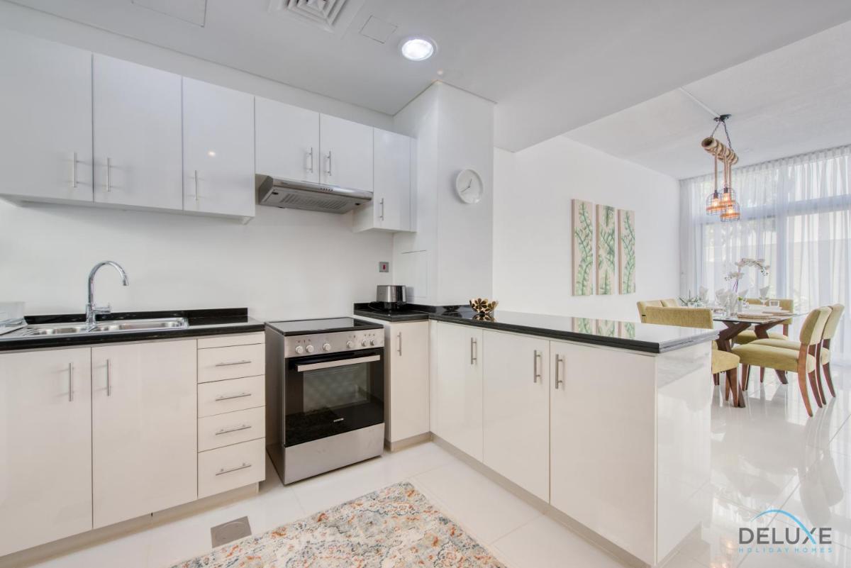 Affluent 3BR Townhouse at DAMAC Hills 2, Dubailand by Deluxe Holiday Homes