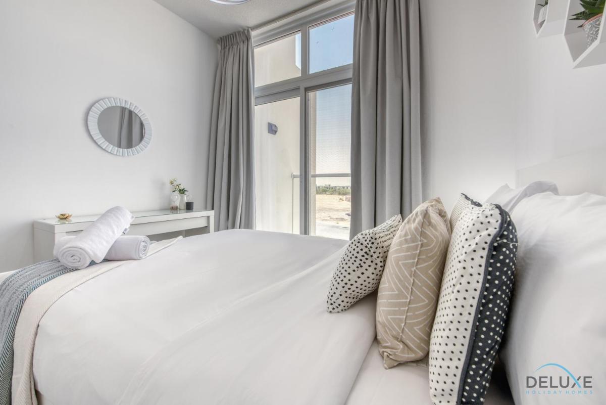 Affluent 3BR Townhouse at DAMAC Hills 2, Dubailand by Deluxe Holiday Homes