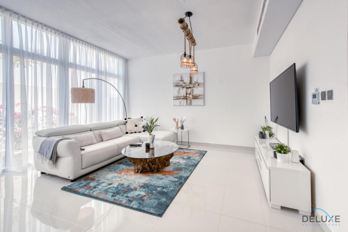 Affluent 3BR Townhouse at DAMAC Hills 2, Dubailand by Deluxe Holiday Homes