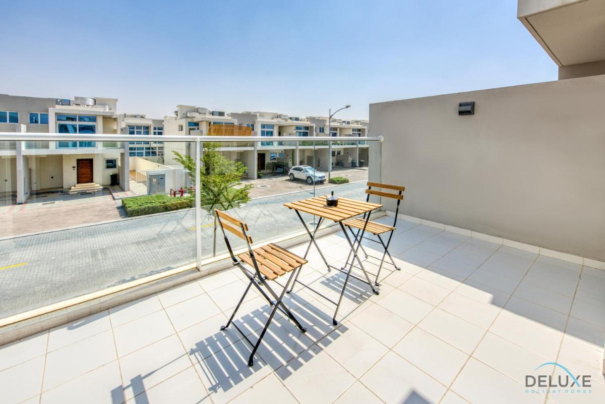 Affluent 3BR Townhouse at DAMAC Hills 2, Dubailand by Deluxe Holiday Homes