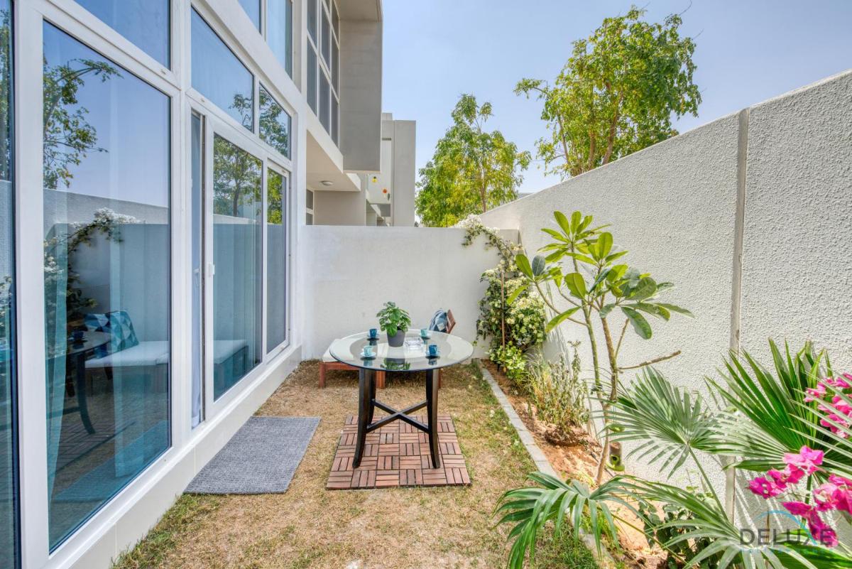 Affluent 3BR Townhouse at DAMAC Hills 2, Dubailand by Deluxe Holiday Homes