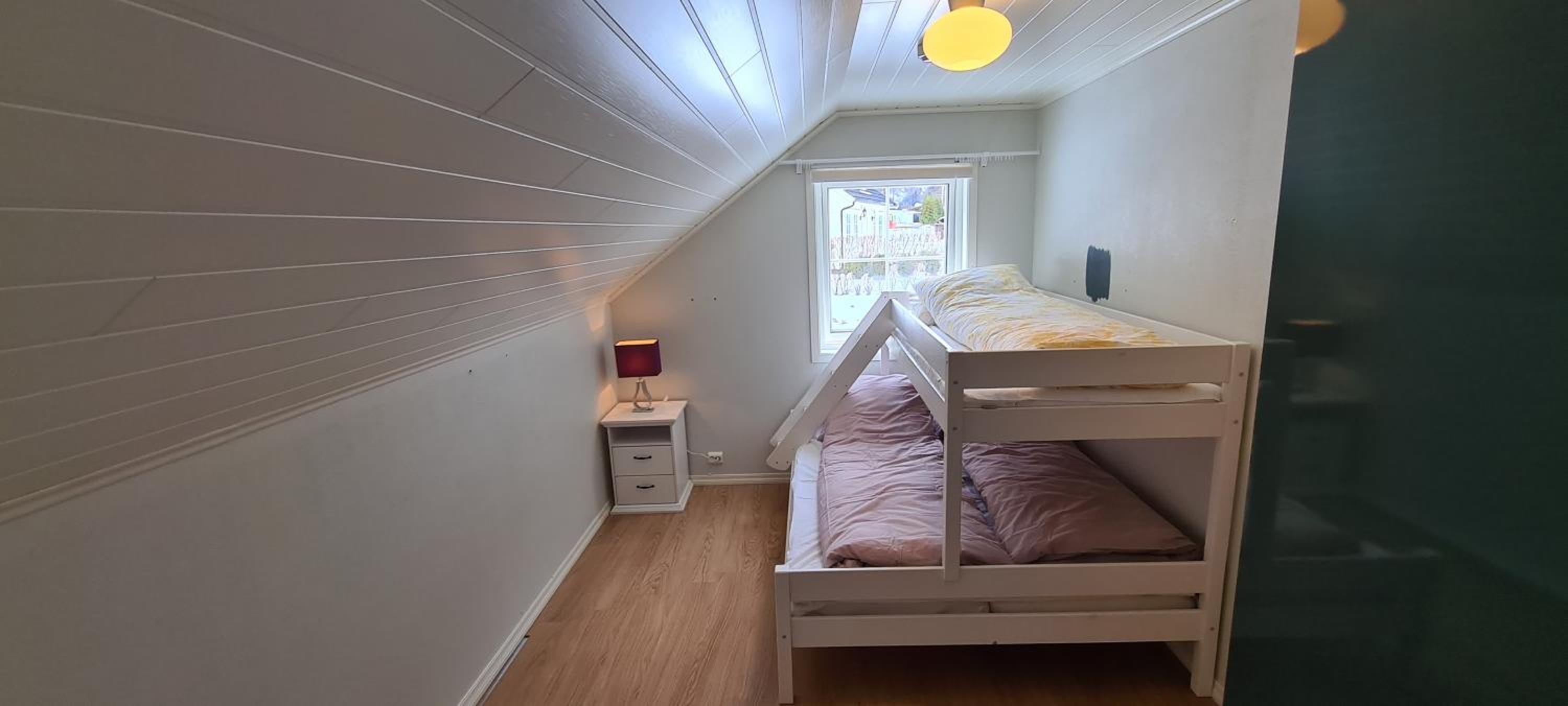 Cheerful 4-bedroom home with fireplace, 1,5km from Flåm center view 5