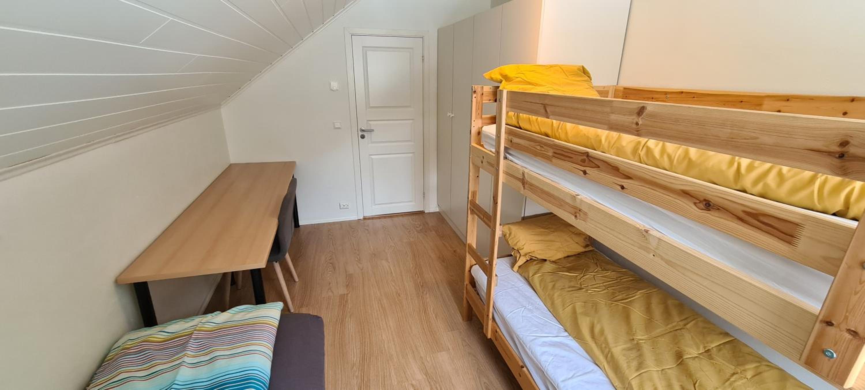 Cheerful 4-bedroom home with fireplace, 1,5km from Flåm center view 4