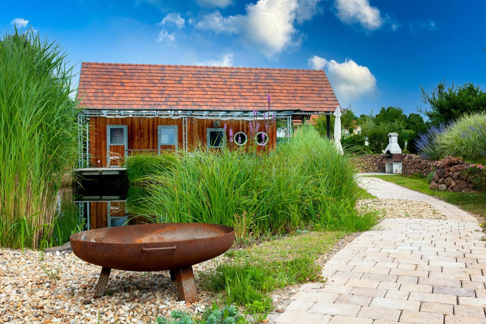 Ferienhaus mit privaten Schwimmteich und Sauna