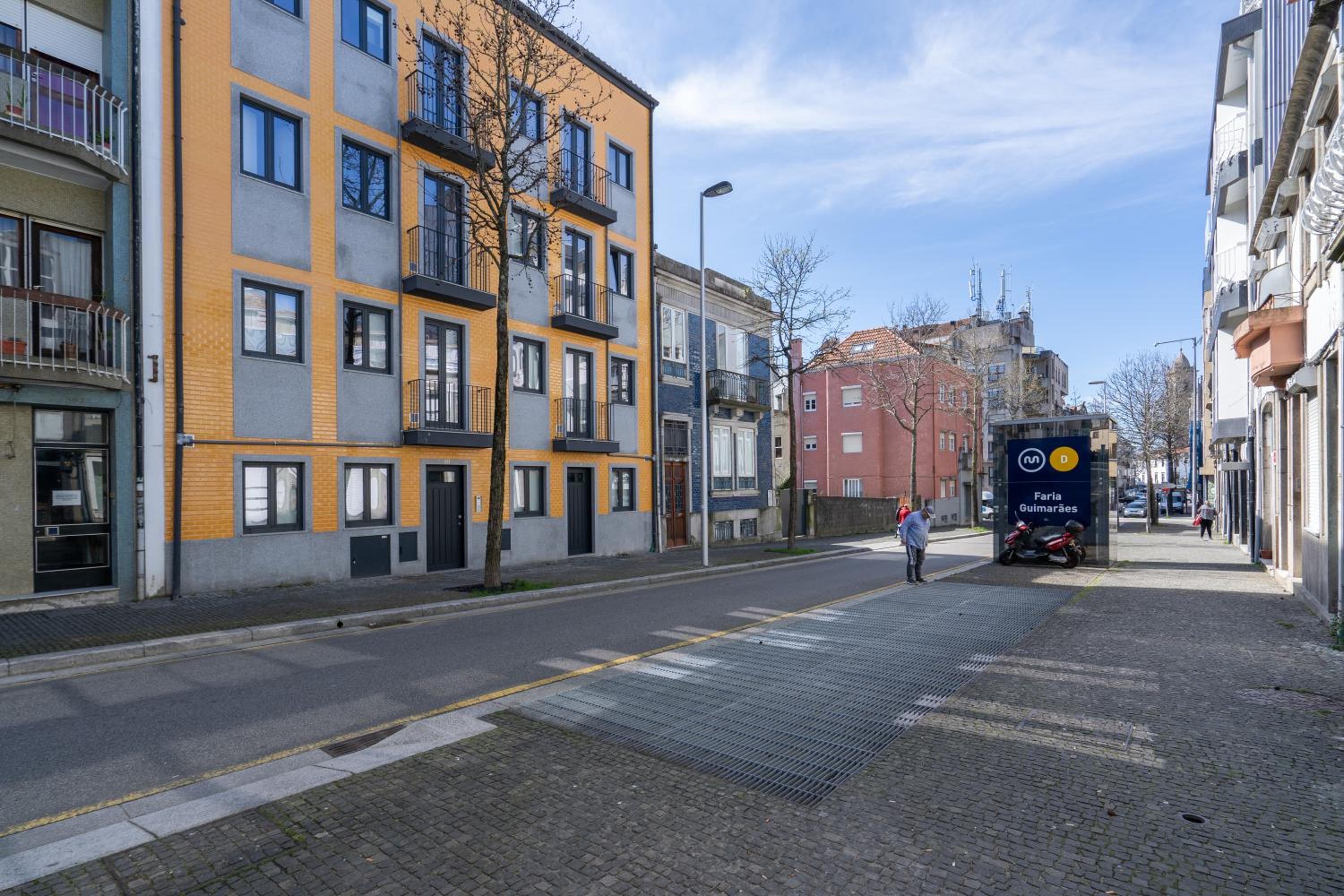 Host Wise - Bright & Contemporary Flat - Ace Location view 2