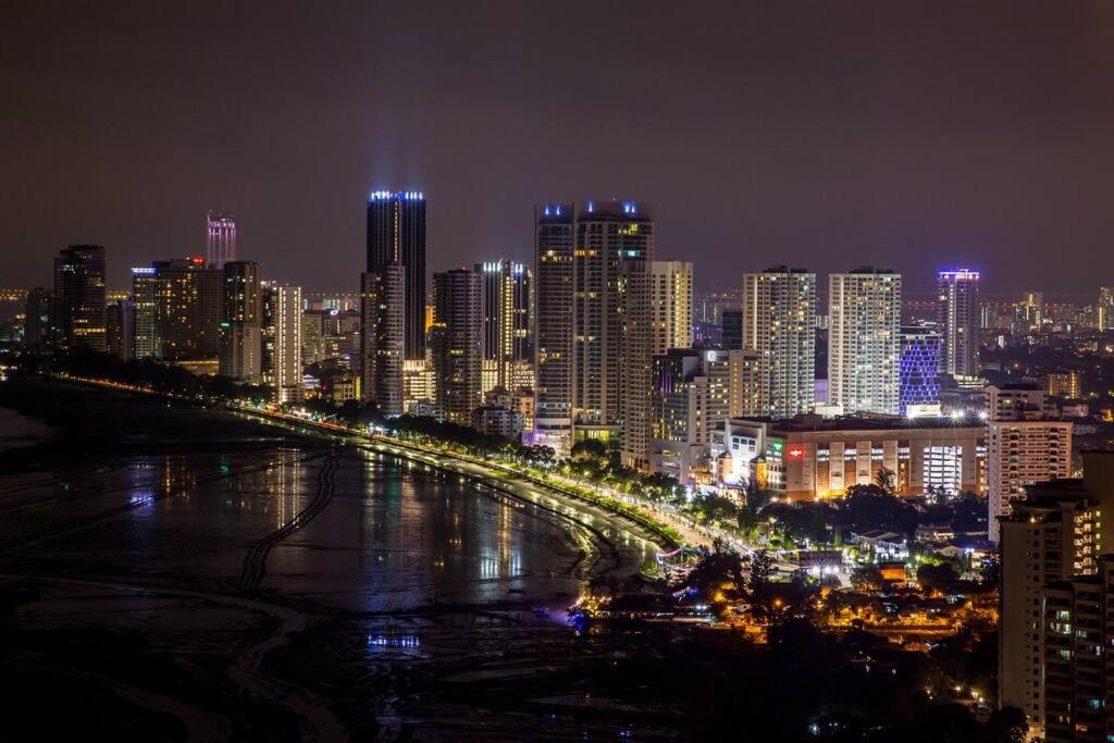 The Landmark by Katana 3BR to 4BR Luxury Seaview Landmark Homestay at Gurney 15-16pax 无敌海景套房