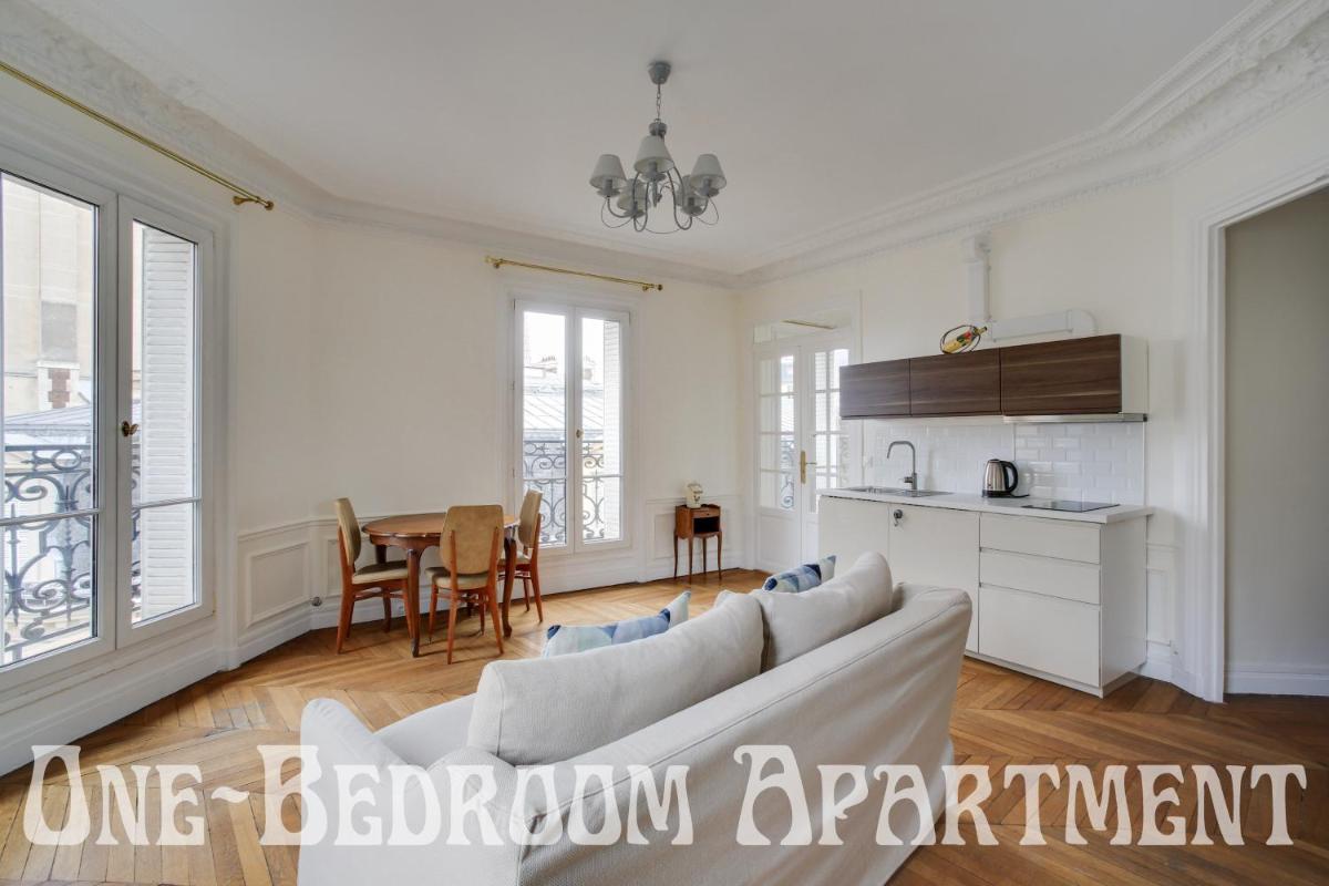 Eiffel Tower view Residence