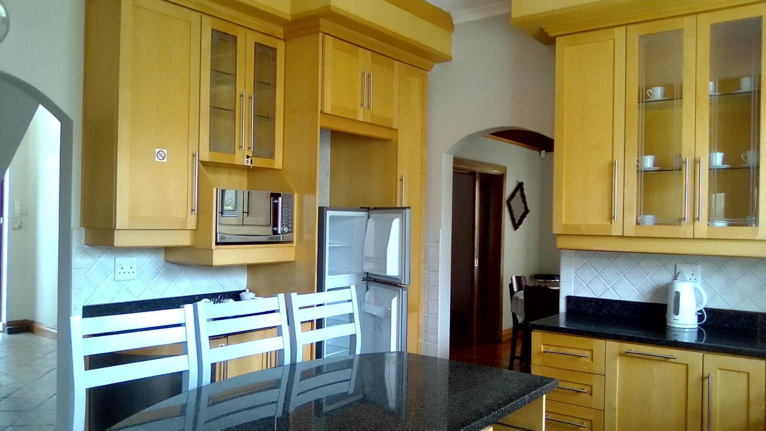 Port Elizabeth Vacations - Uyolo Guest Logde - Property Image 1