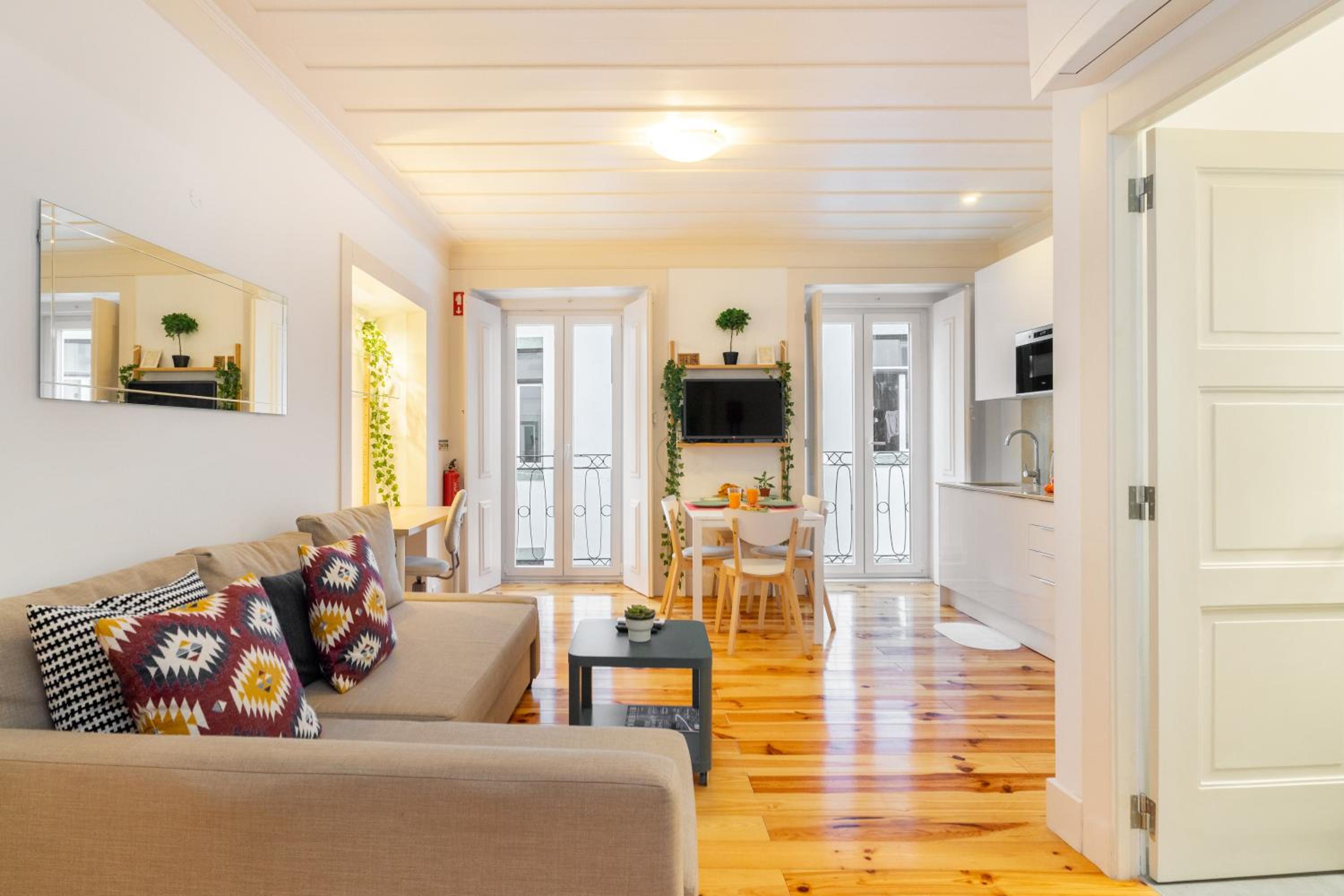 WHome Intendente Modern 1-Bed with Lift in Top Notch Location view 2