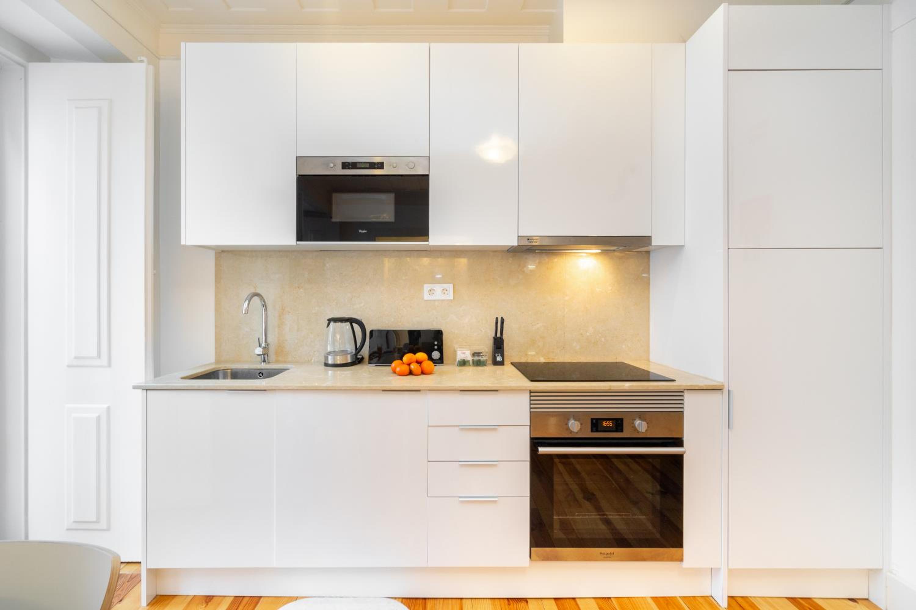 WHome Intendente Modern 1-Bed with Lift in Top Notch Location view 3