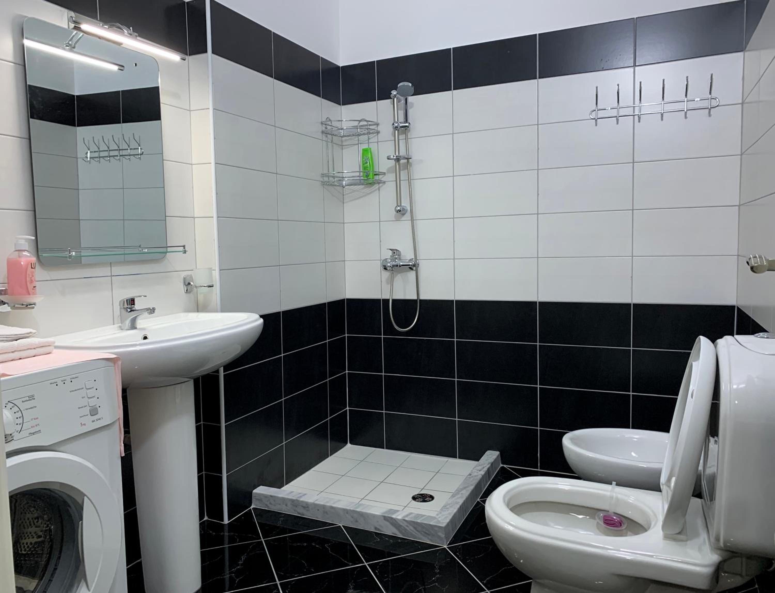 Vlora AR - Spacious modern apartment with a view