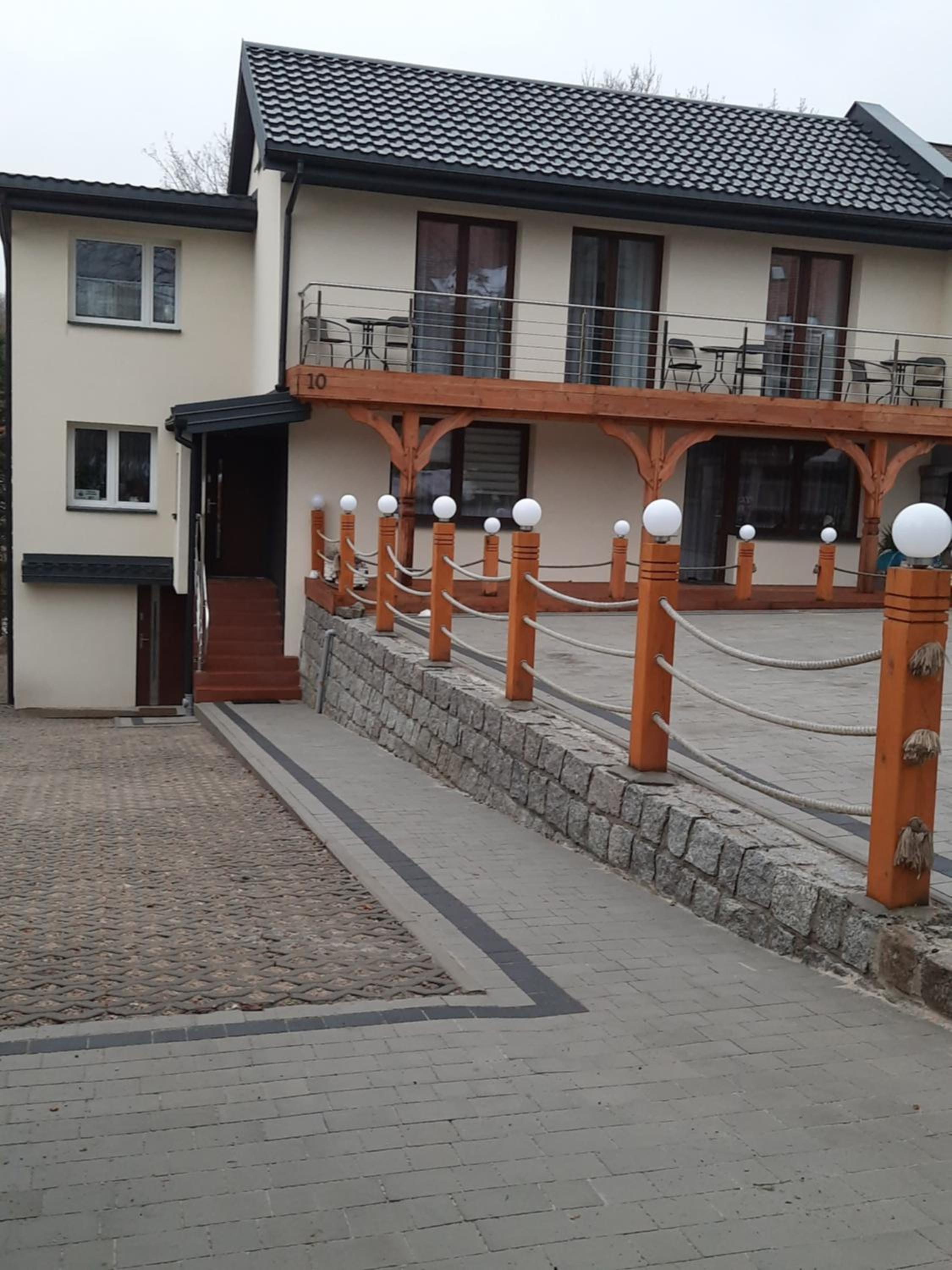 Photo 6