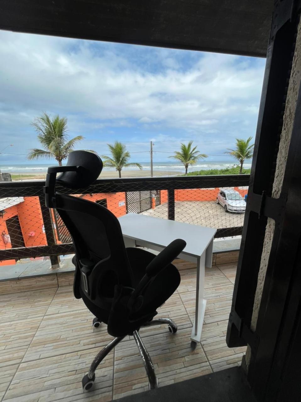 Pé na areia gaivotas com Wi-Fi