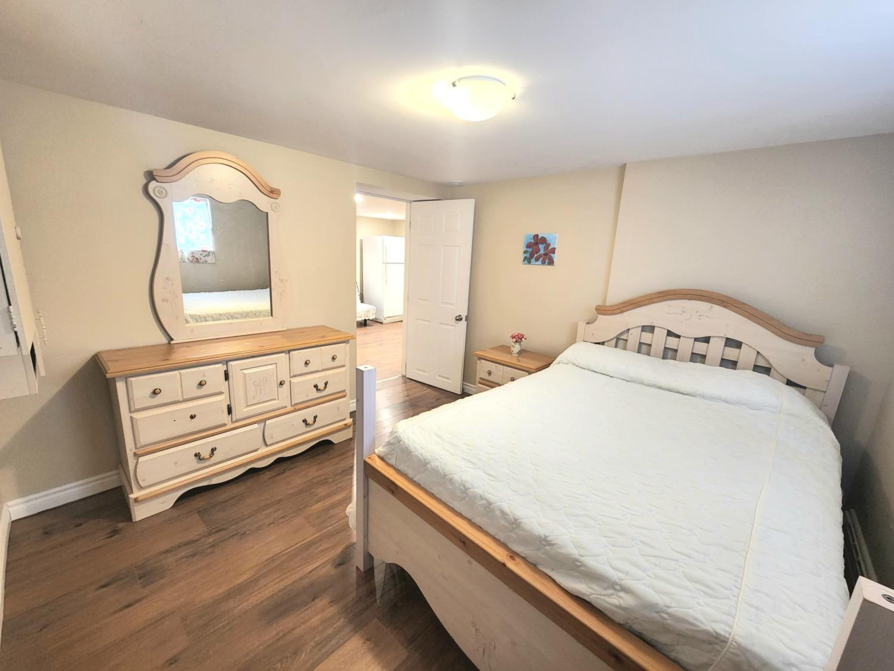 Cozy spacious Apt In Laval, Greater Montreal view 3