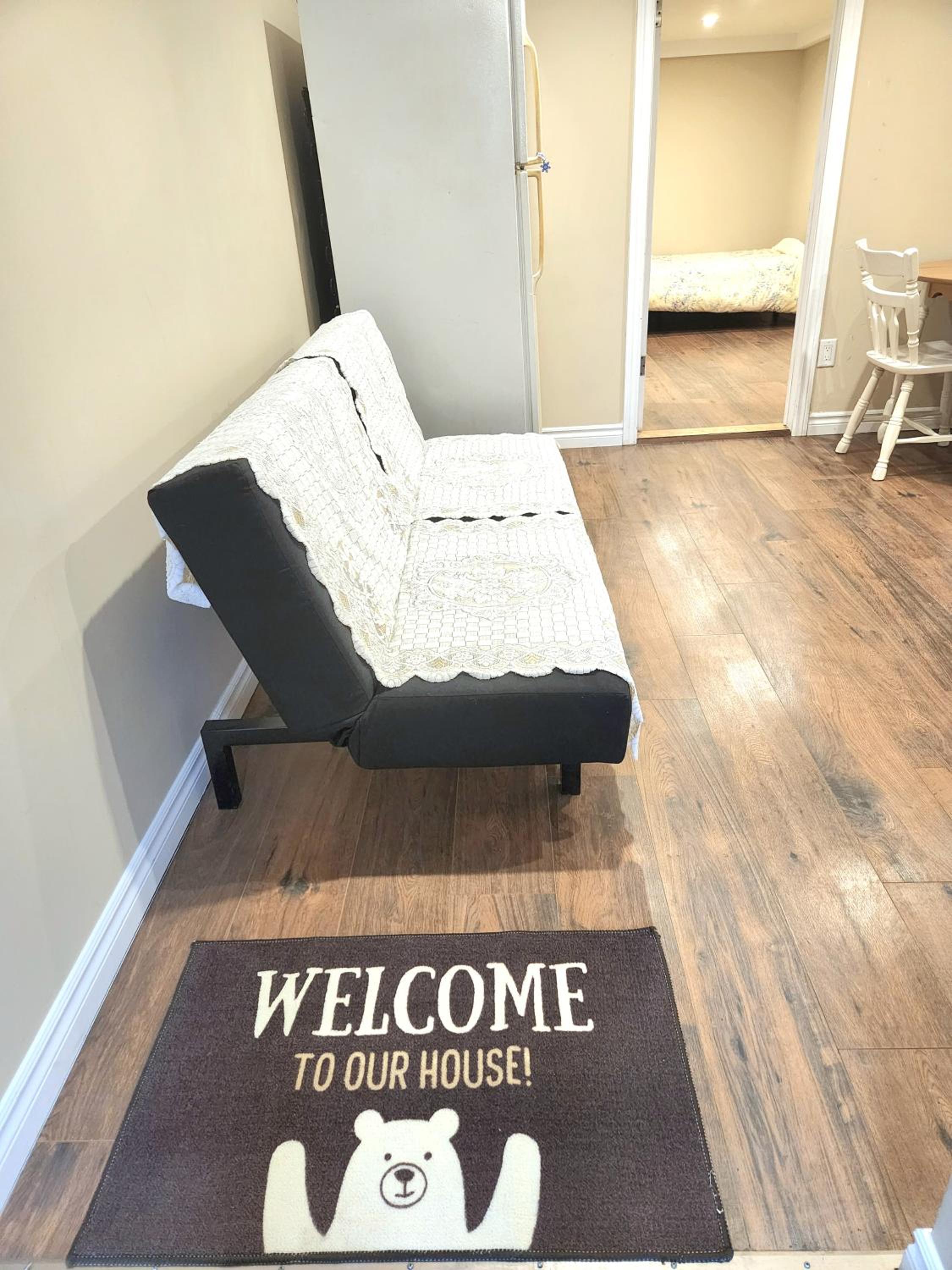 Cozy spacious Apt In Laval, Greater Montreal view 2