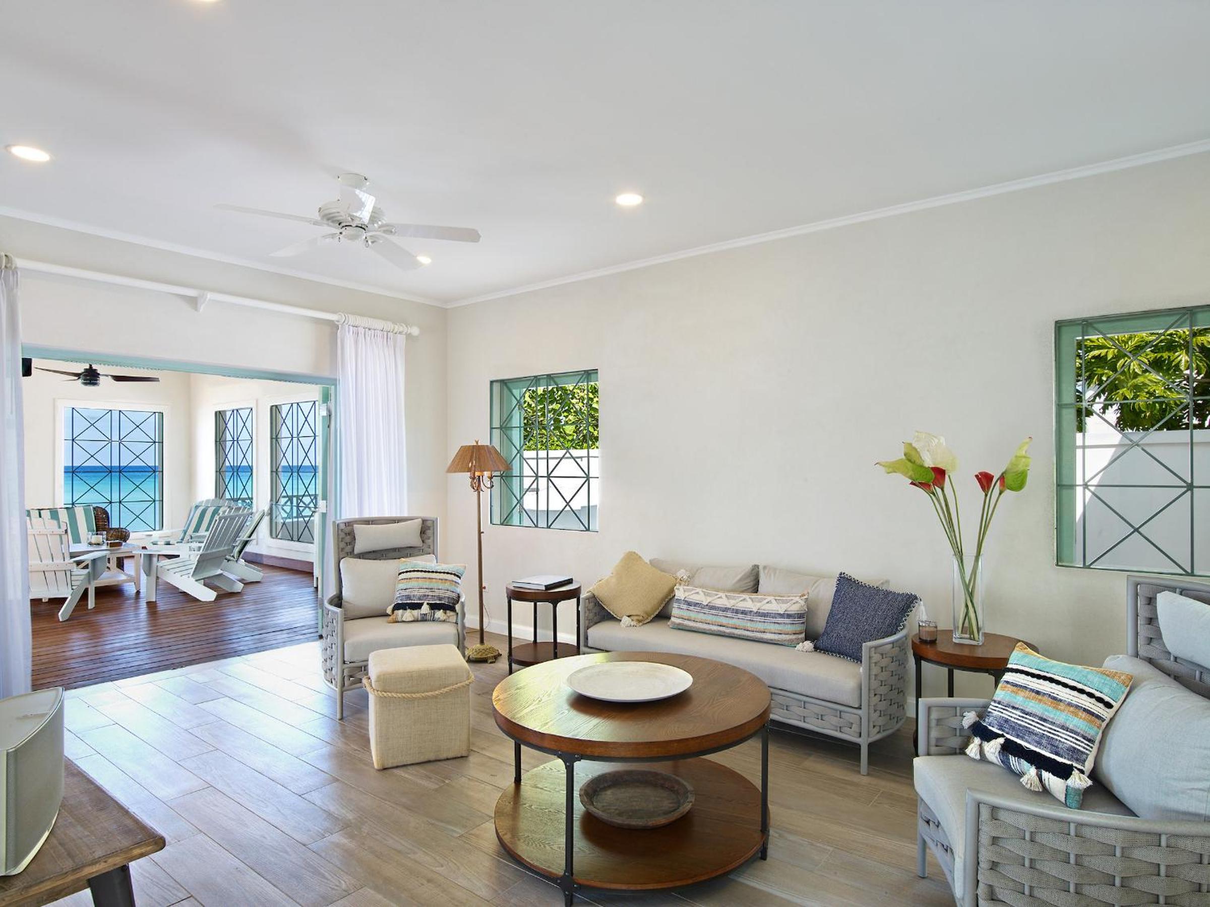 Southwinds Beach House is a 3 bedroom with exquisite sea views