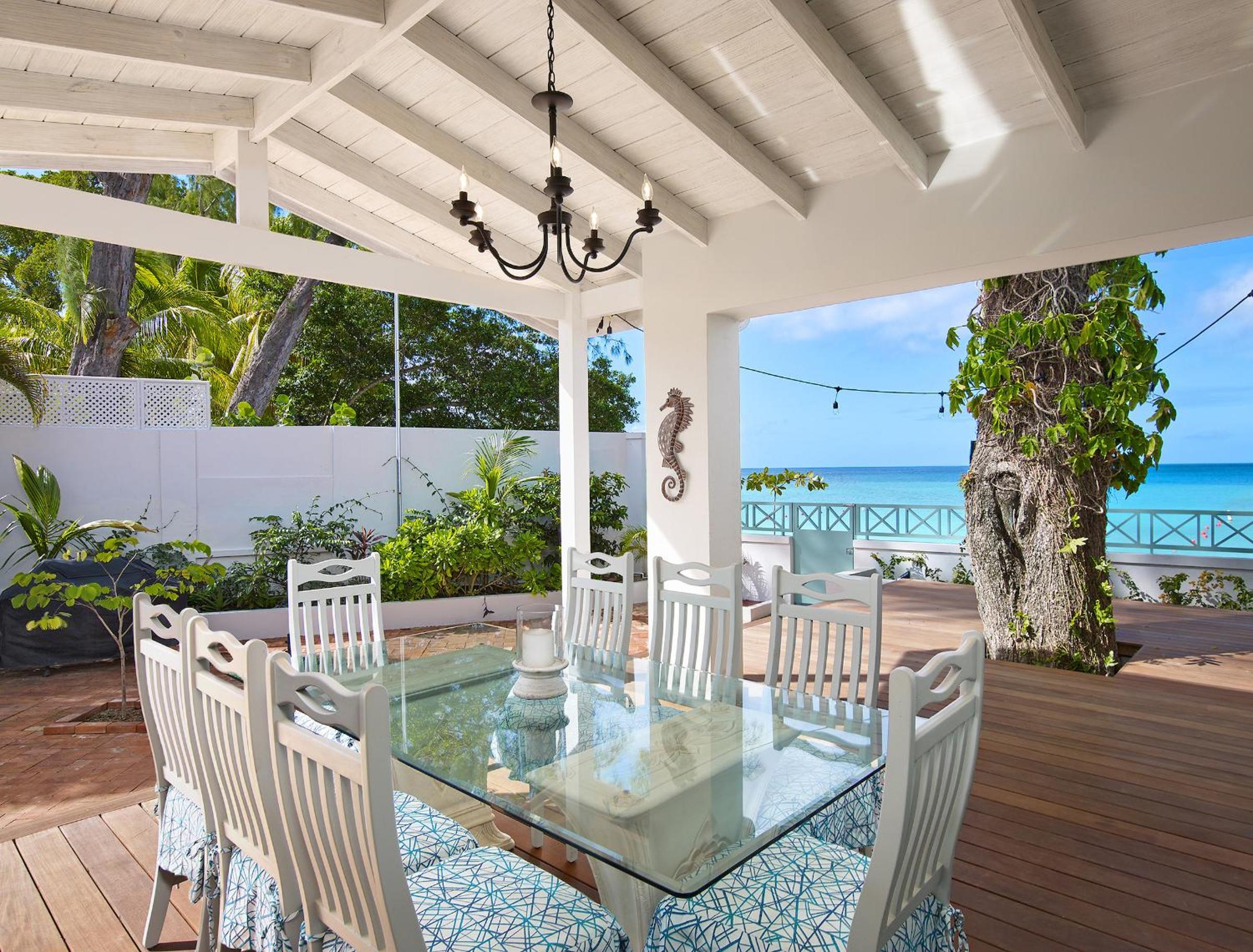 Southwinds Beach House is a 3 bedroom with exquisite sea views
