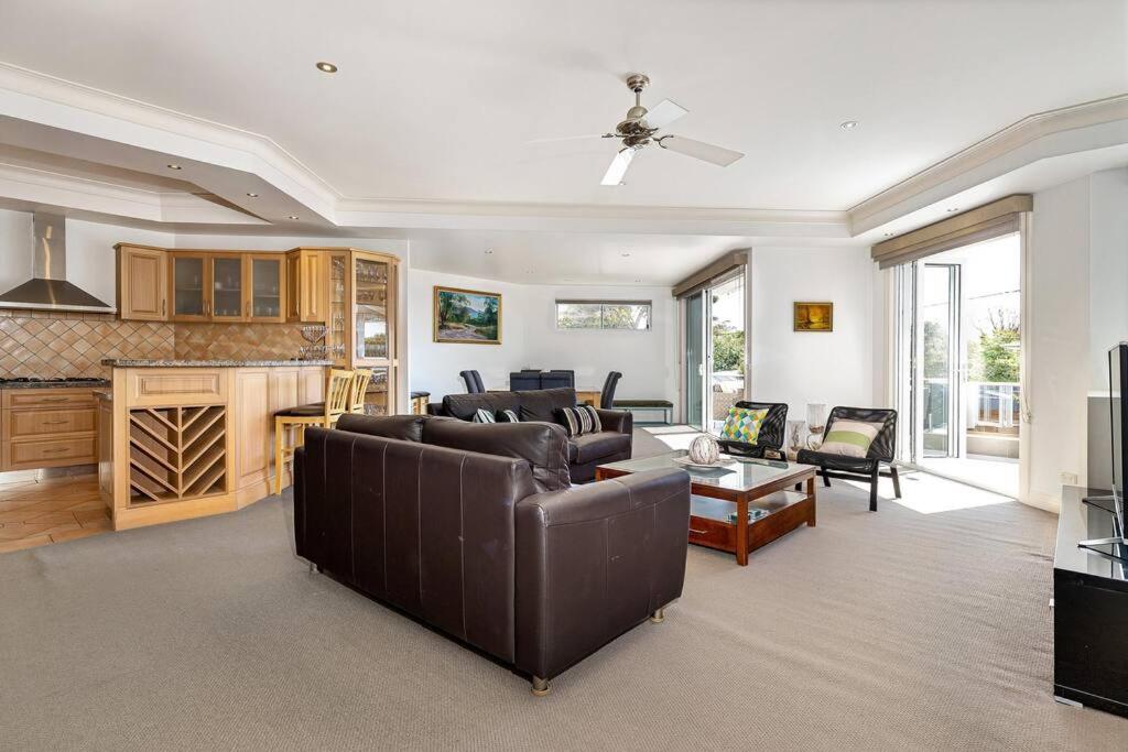 Sea Grange - harbour views, prime location
