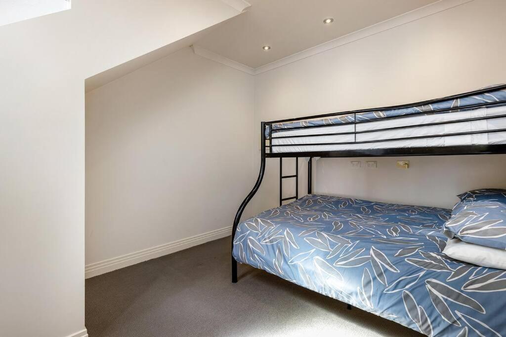 Sea Grange - harbour views, prime location