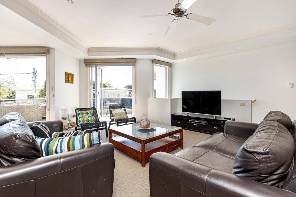 Sea Grange - harbour views, prime location