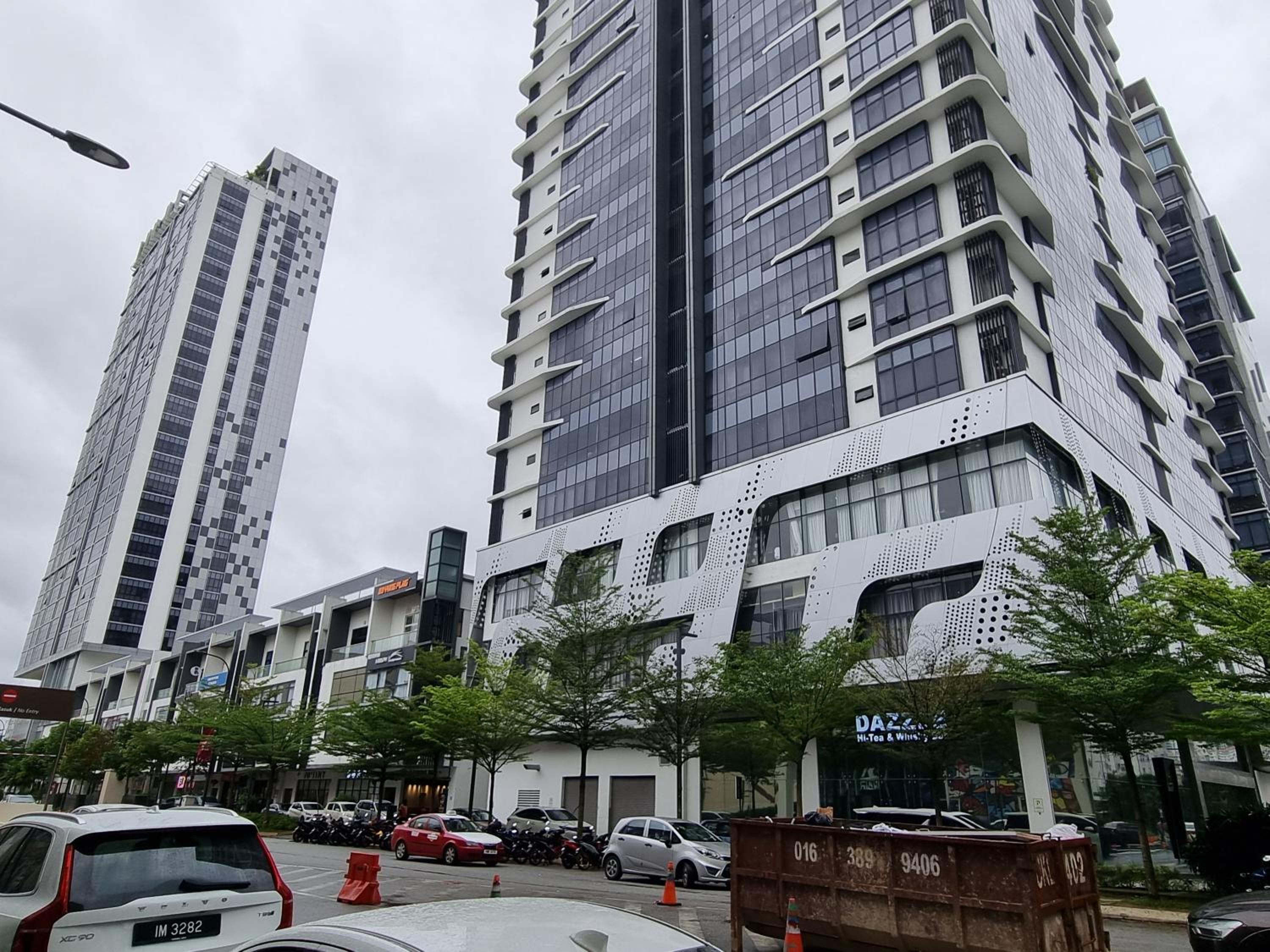 Pavilion 2 I Aurora Revo I Sky PooL I 2-4pax