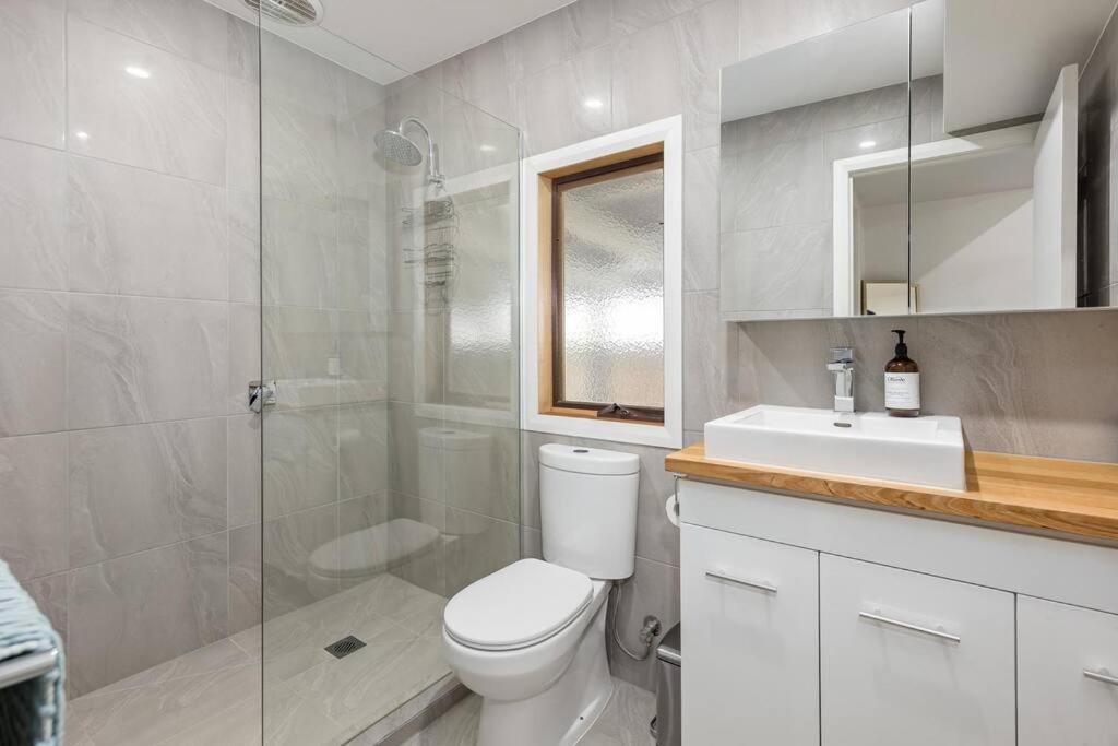 Everleigh - renovated, spacious beach house