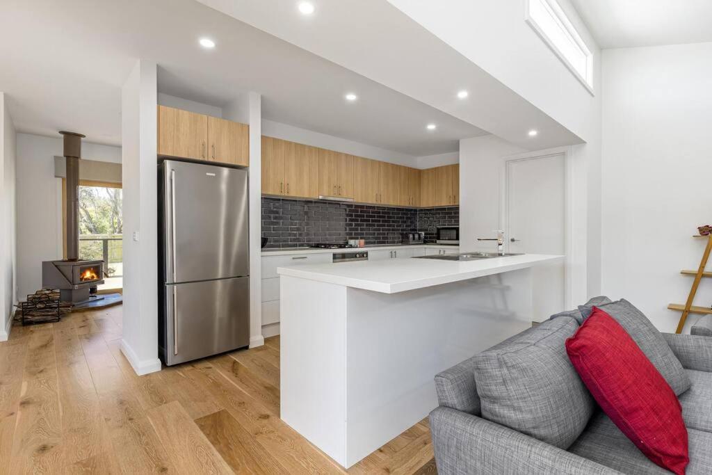 Everleigh - renovated, spacious beach house